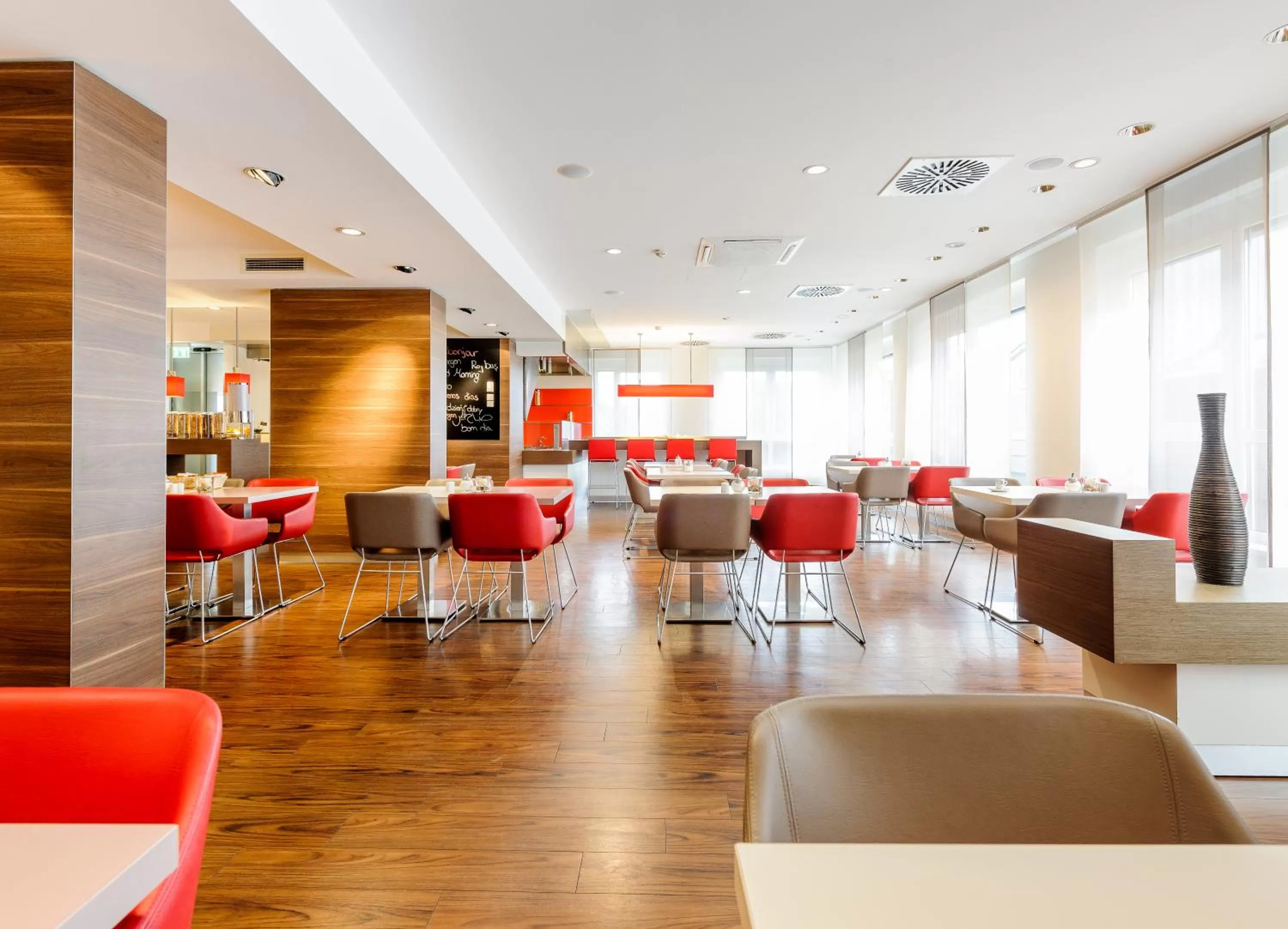 Restaurant/places to eat in ibis Stuttgart Airport Messe