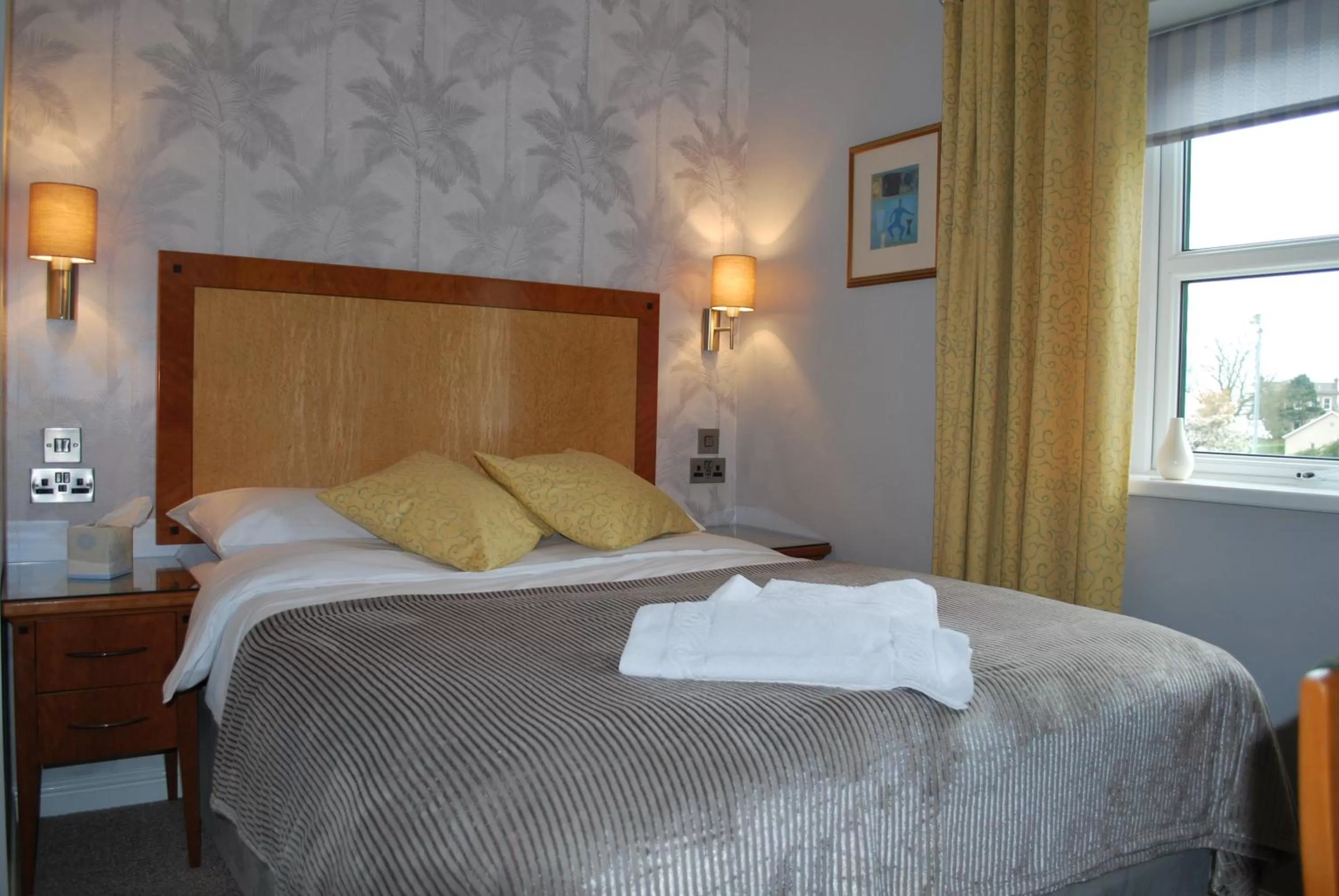 Bed in The Lion and The Lamb