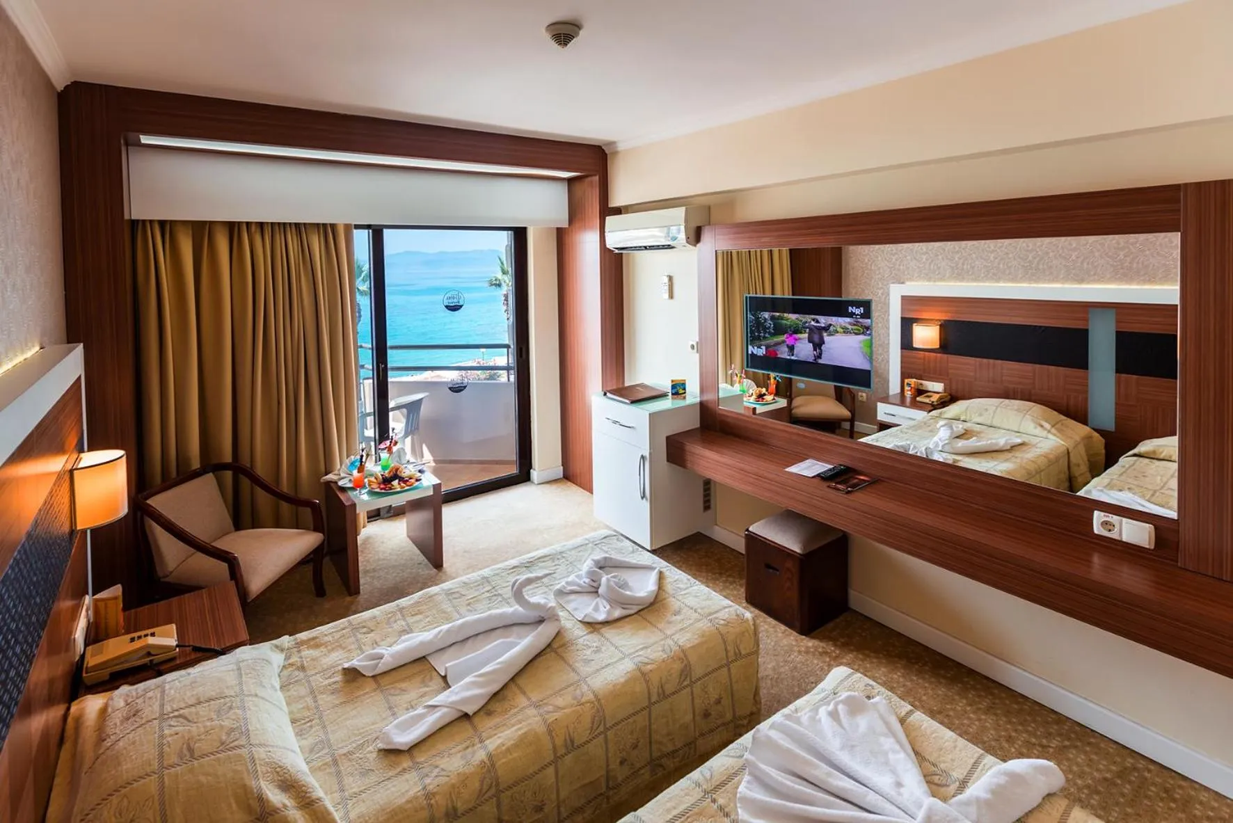 Sea view, Bed in Derici Hotel