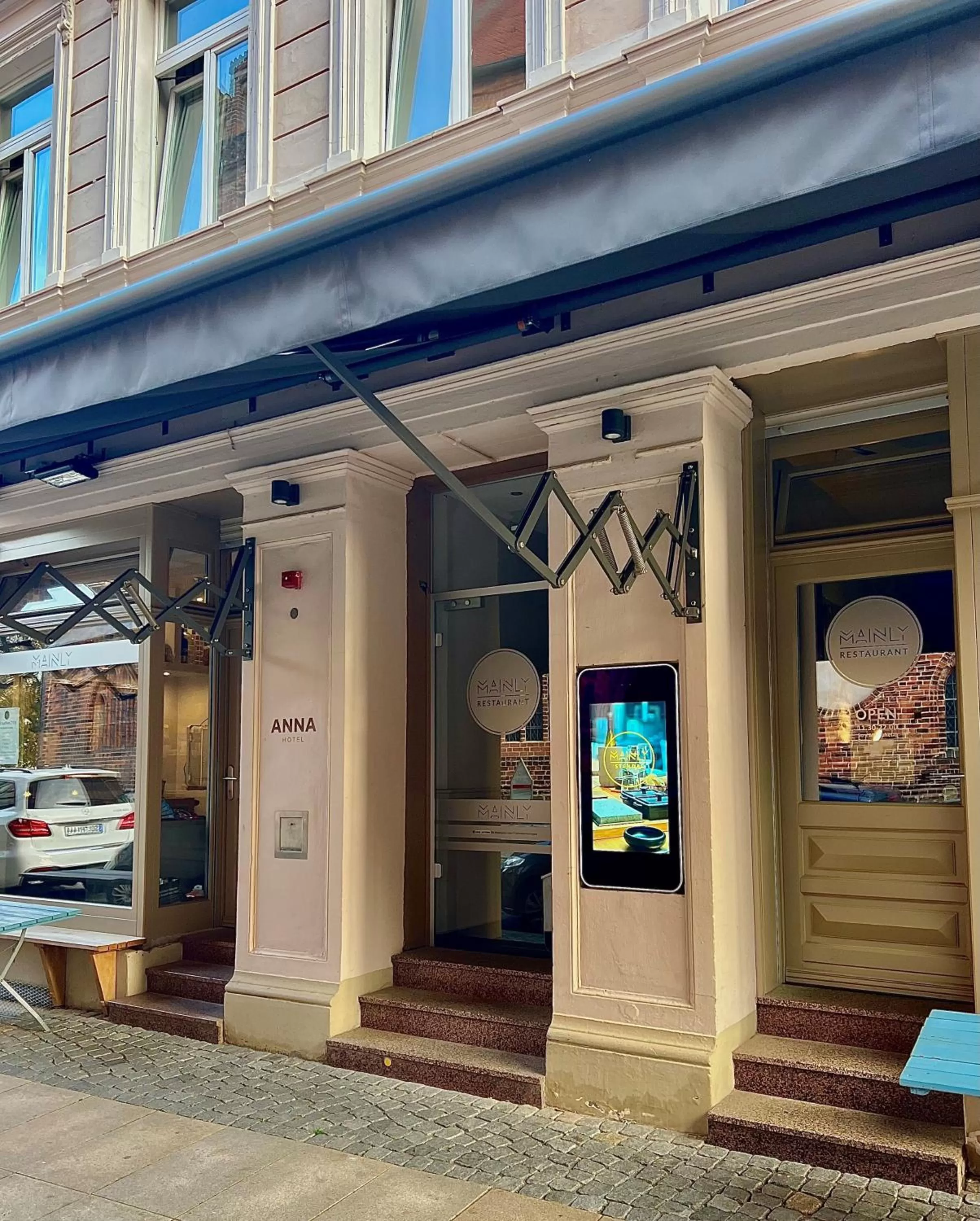 Facade/entrance in Hotel Anna