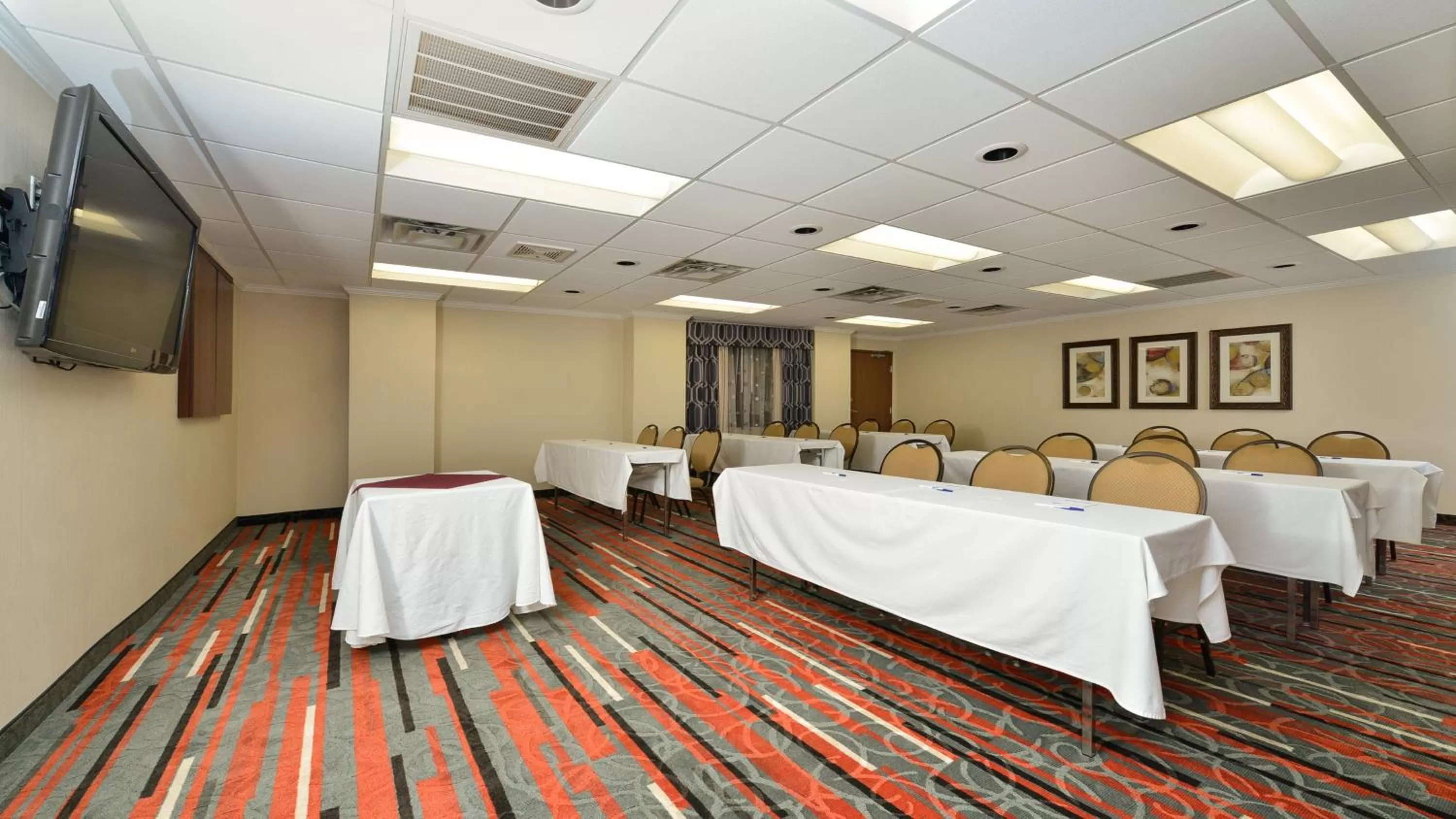 Meeting/conference room in Holiday Inn Express Boston-Milford by IHG