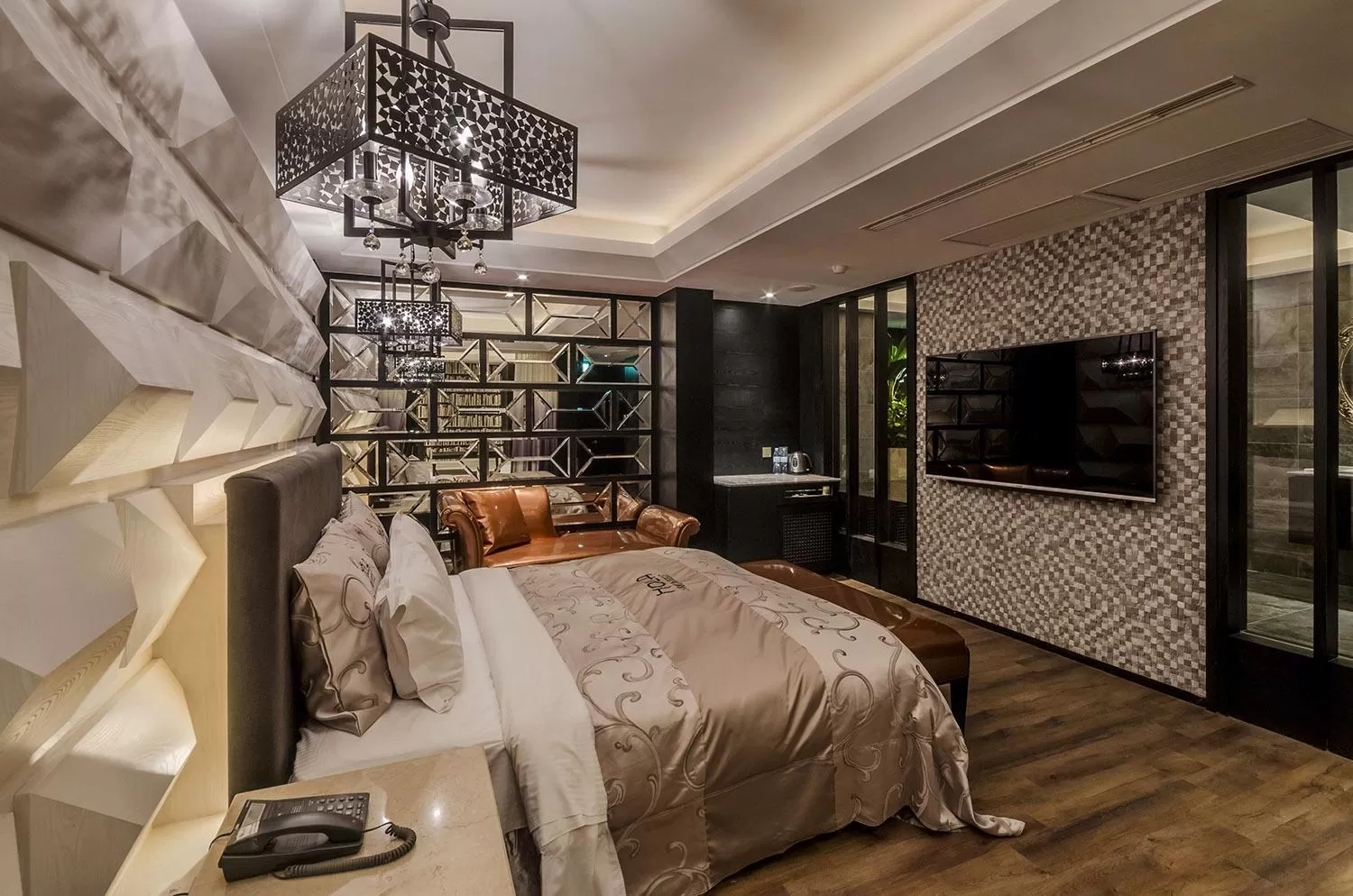 Photo of the whole room, Bed in Hola Motel