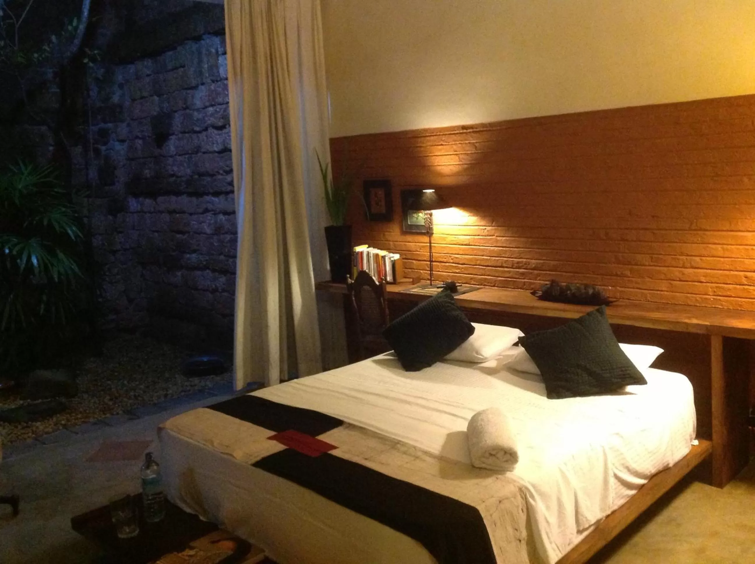 Bedroom, Bed in Highbury Colombo