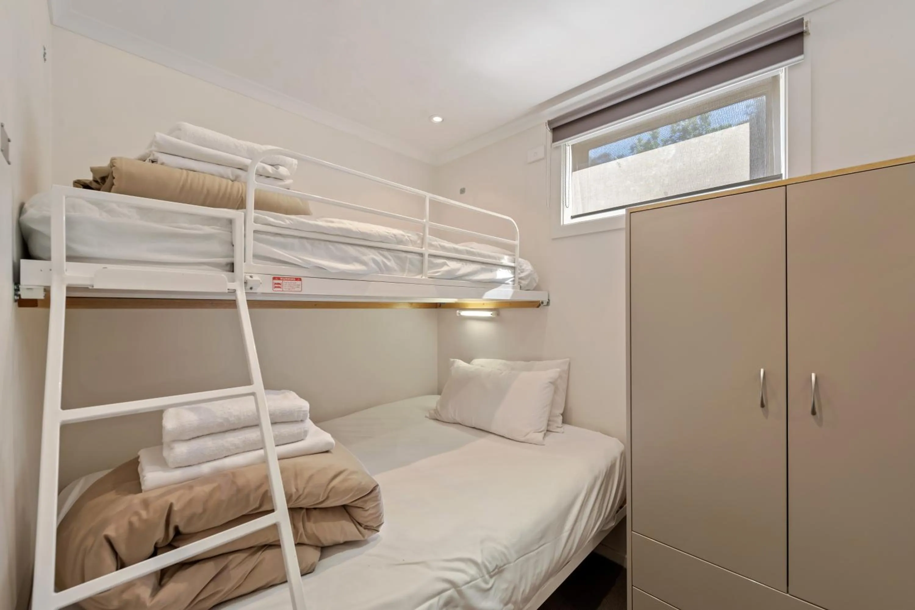Bedroom, Bed in Discovery Parks - Maidens Inn Moama