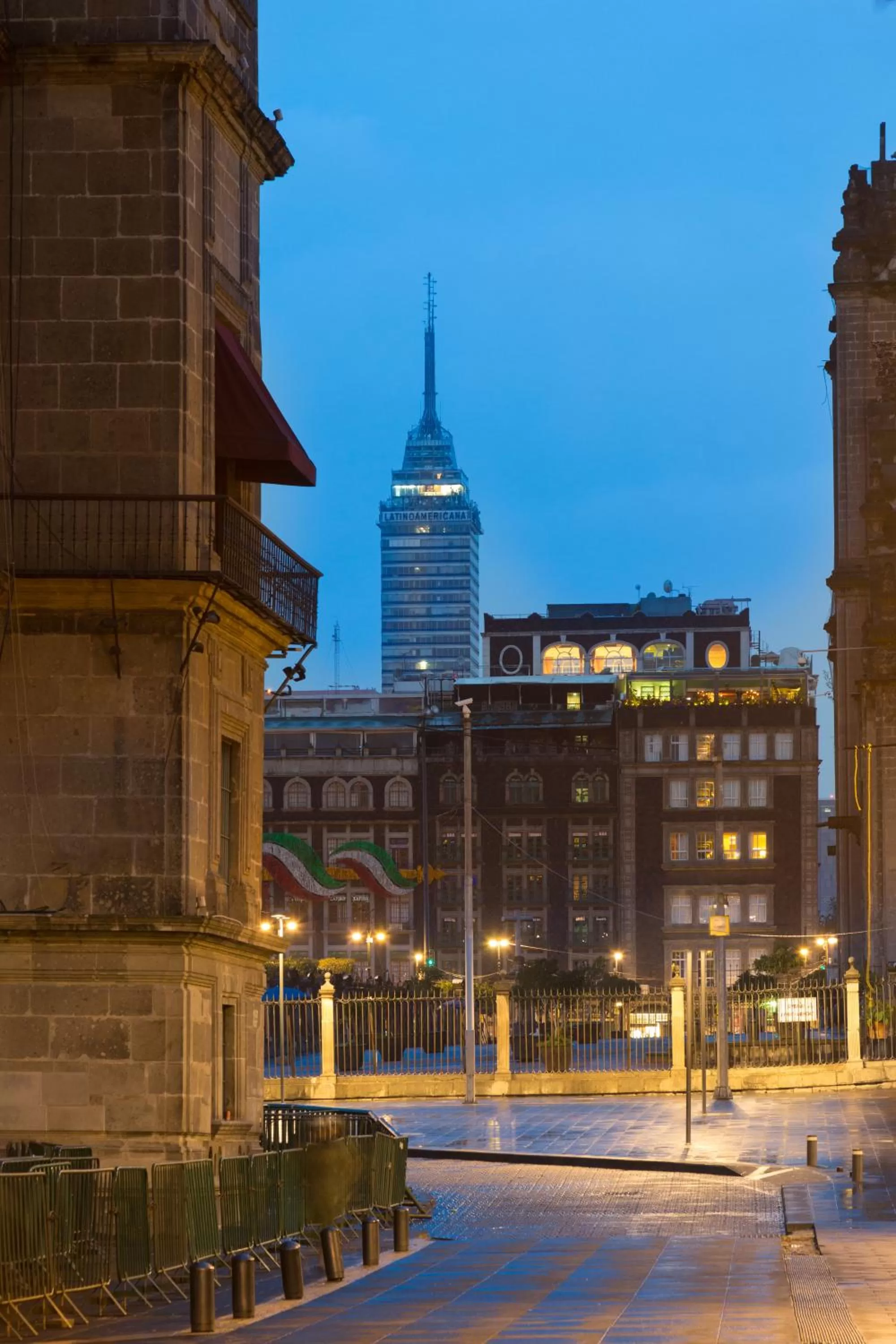 Neighbourhood in Zocalo Central & Rooftop Mexico City