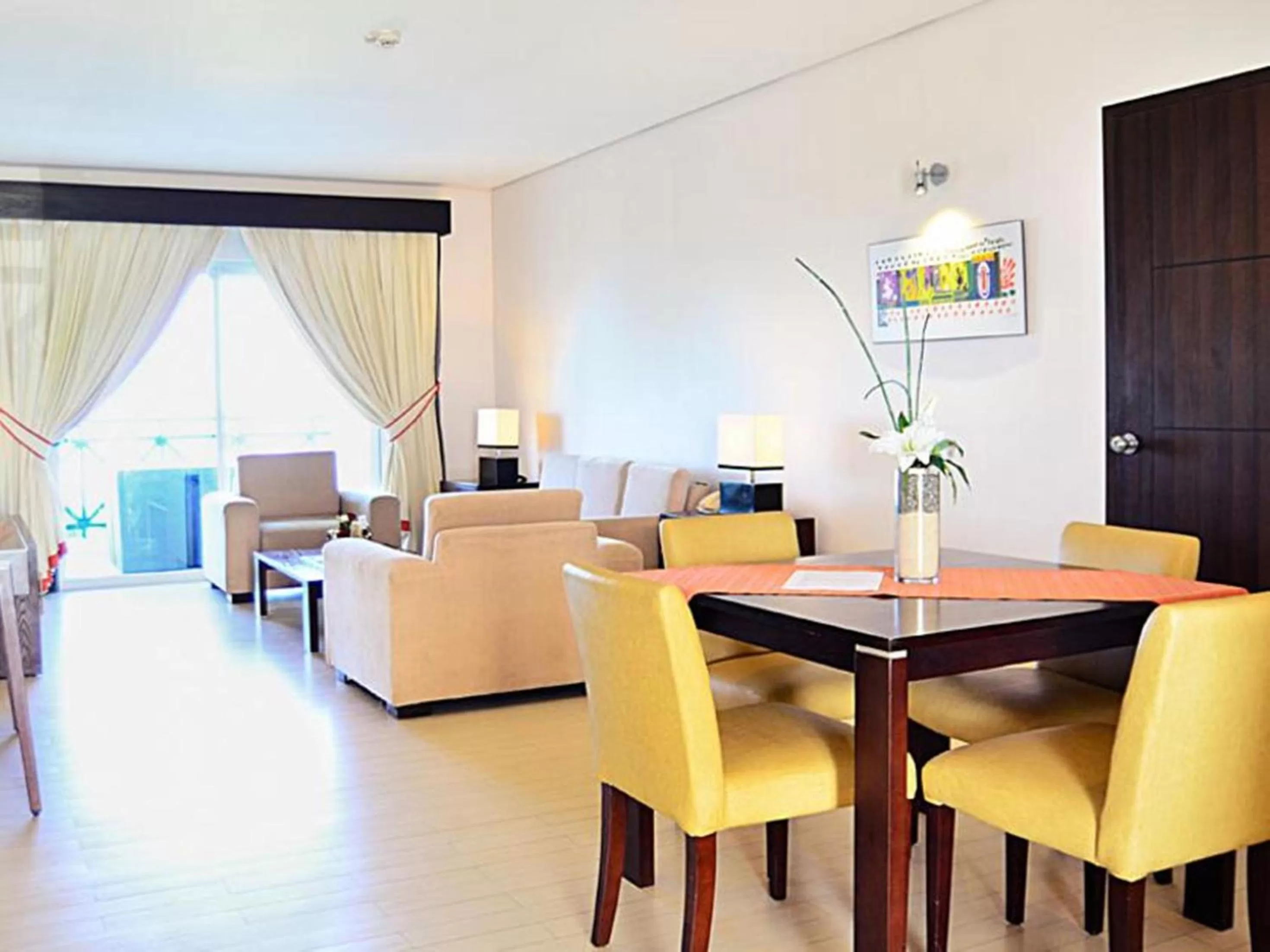 Living room in Thunderbird Resorts - Poro Point