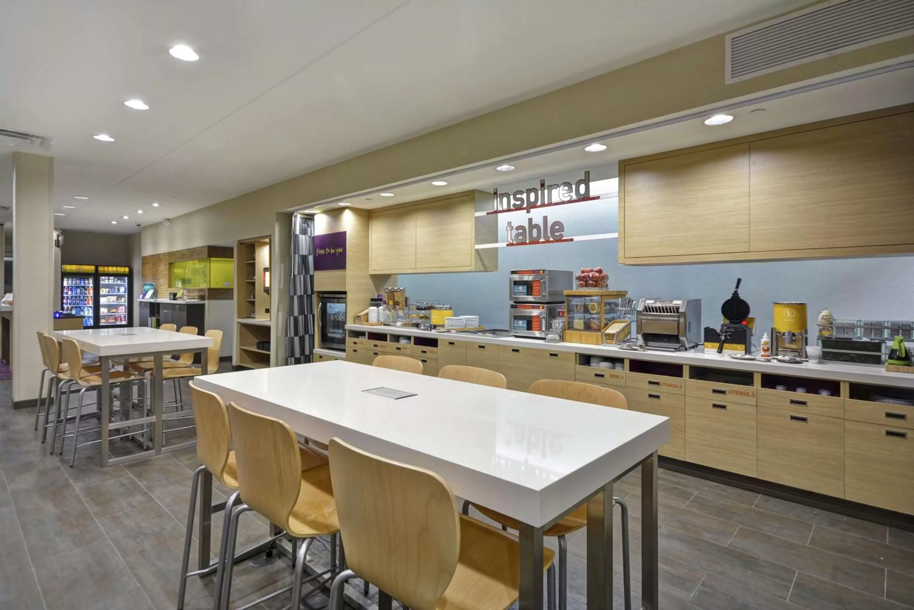 Dining area in Home2 Suites by Hilton Stow Akron