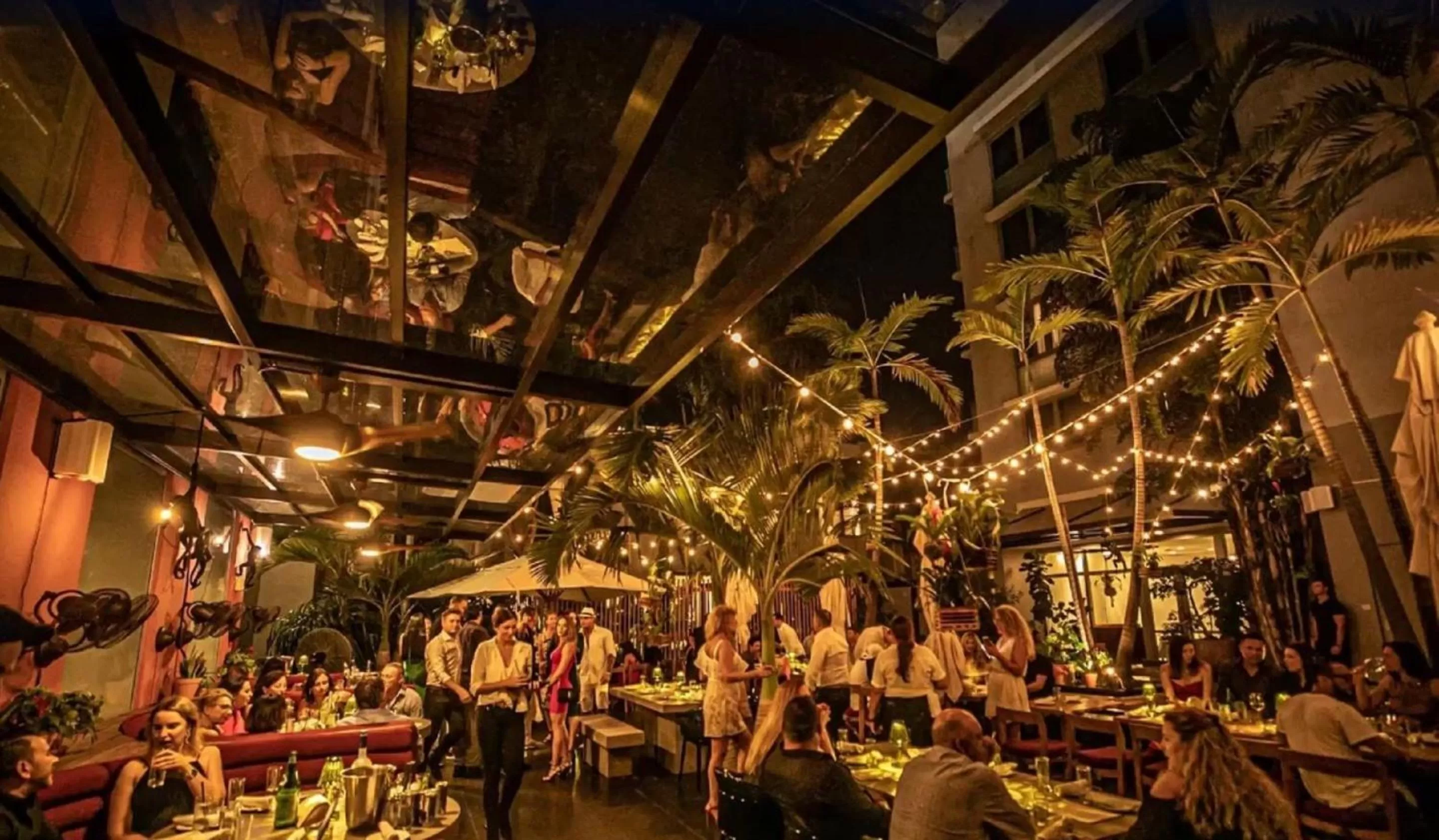 Evening entertainment in South Beach Hotel