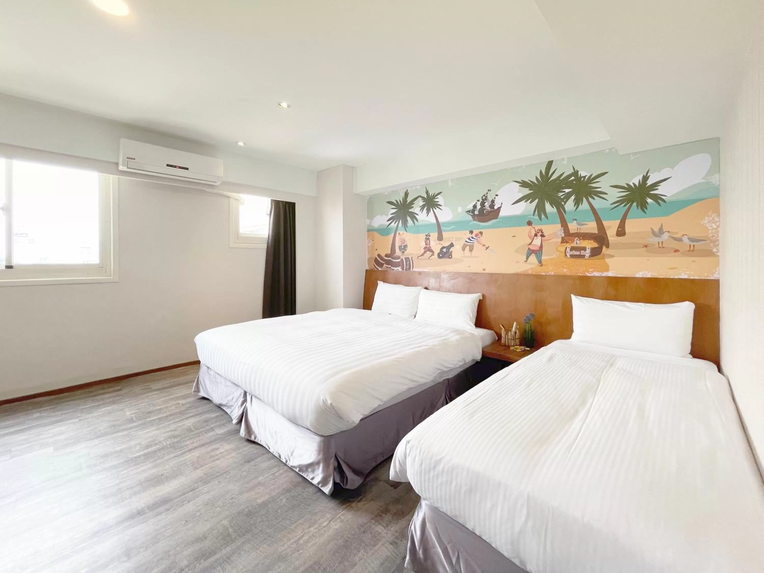 Photo of the whole room, Bed in Roaders Hotel Hualien Dongda