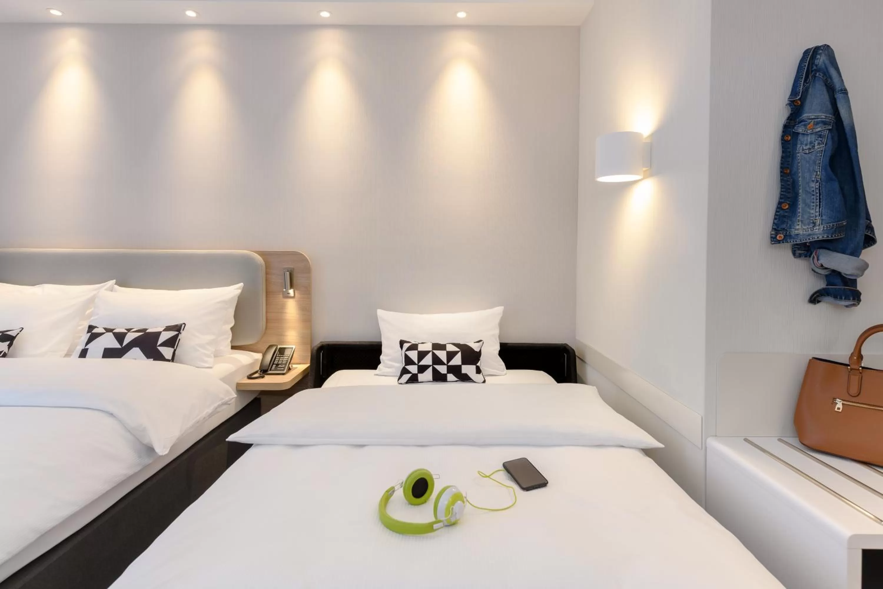 Photo of the whole room, Bed in Holiday Inn Express Göttingen by IHG