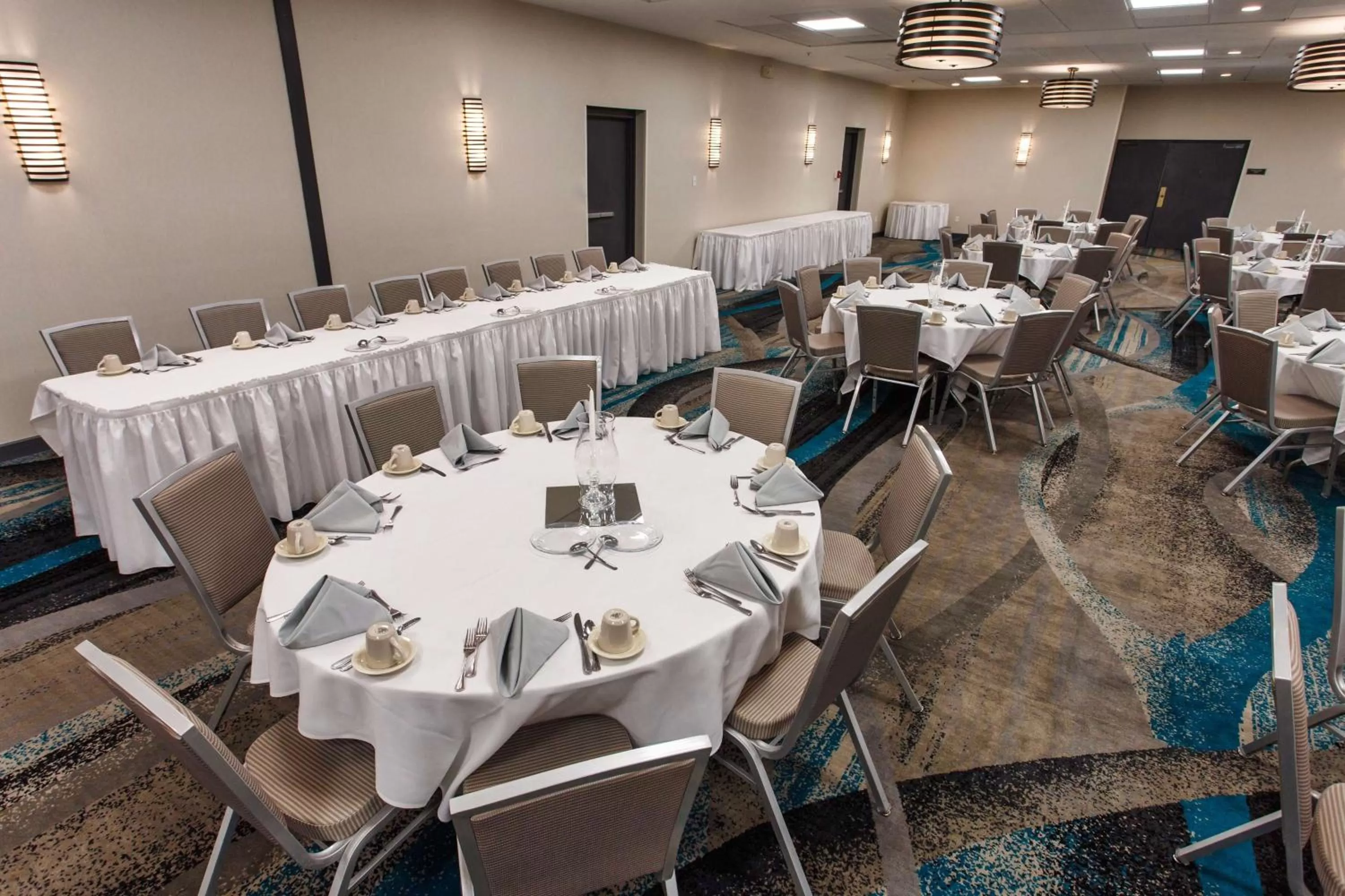 Meeting/conference room in DoubleTree by Hilton Neenah