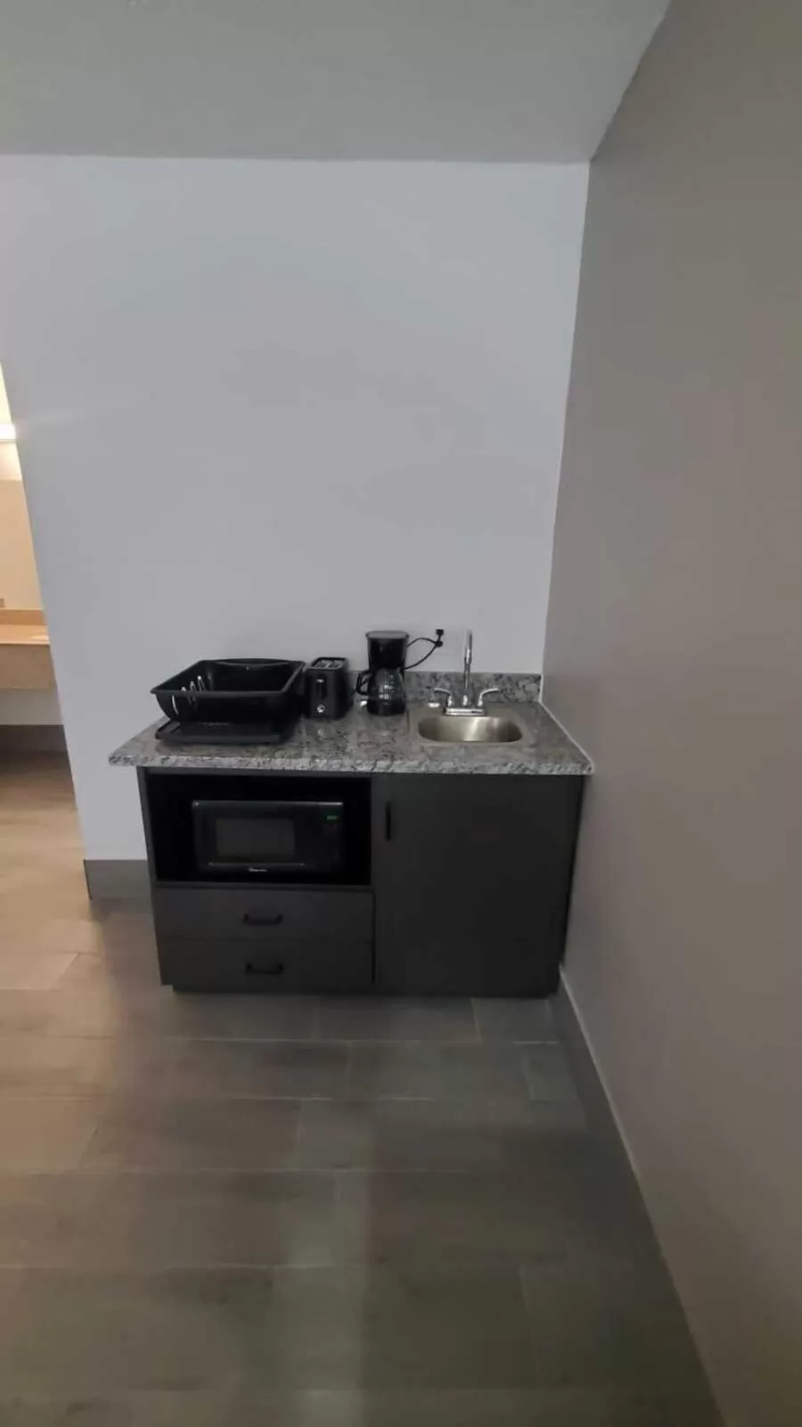 Kitchen or kitchenette, Kitchen/Kitchenette in Studio 6 Branson West MO Silver Dollar City