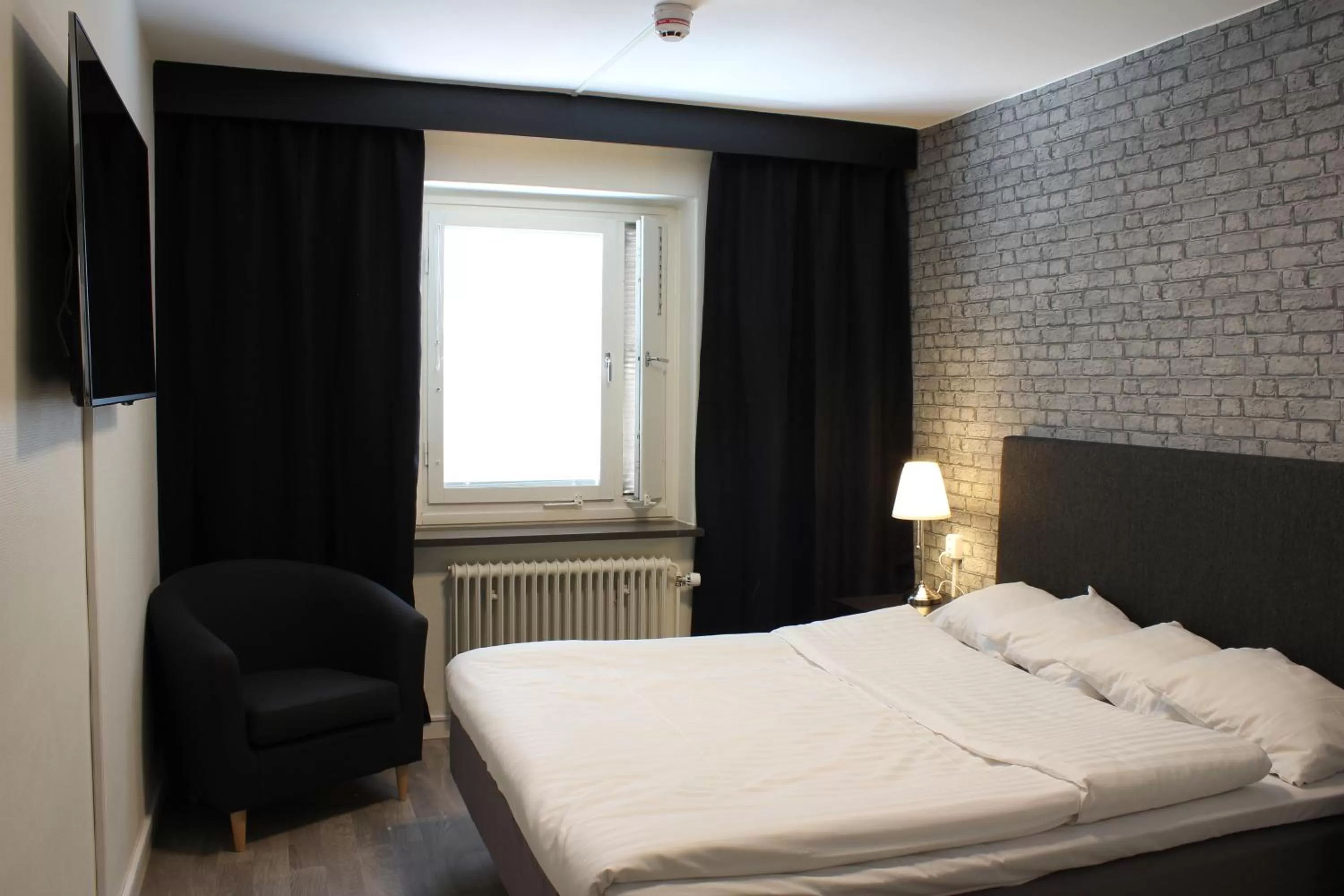 Bed in Best Western Hotel Tranas Statt