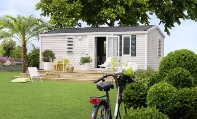 Facade/entrance, Property Building in Motel- Bungalow-& Chaletpark de Brenkberg