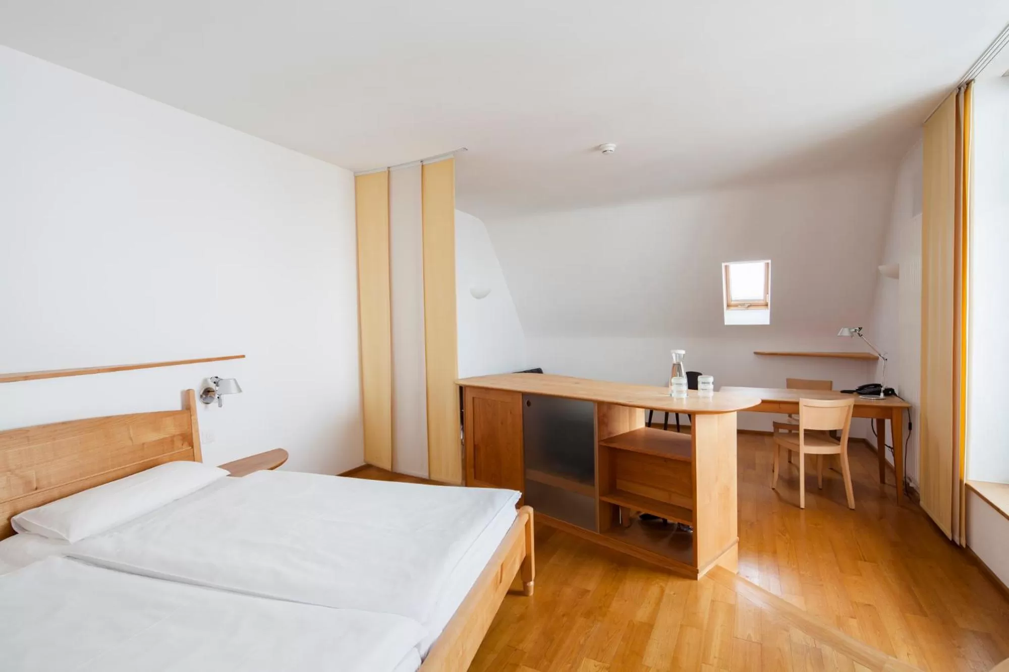 Bed in City-Hotel Ochsen