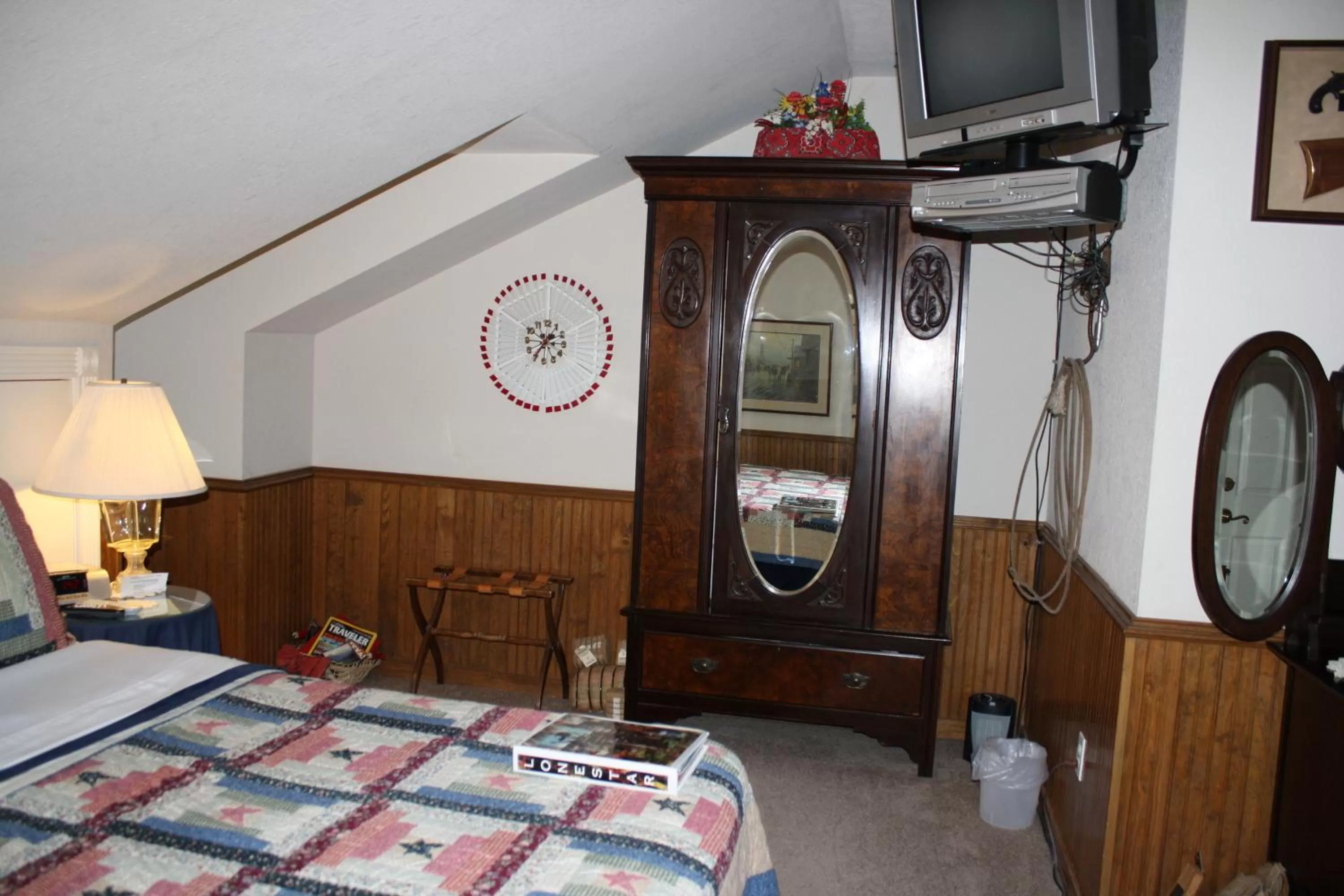 Decorative detail, Bed in Woodrow House Bed & Breakfast