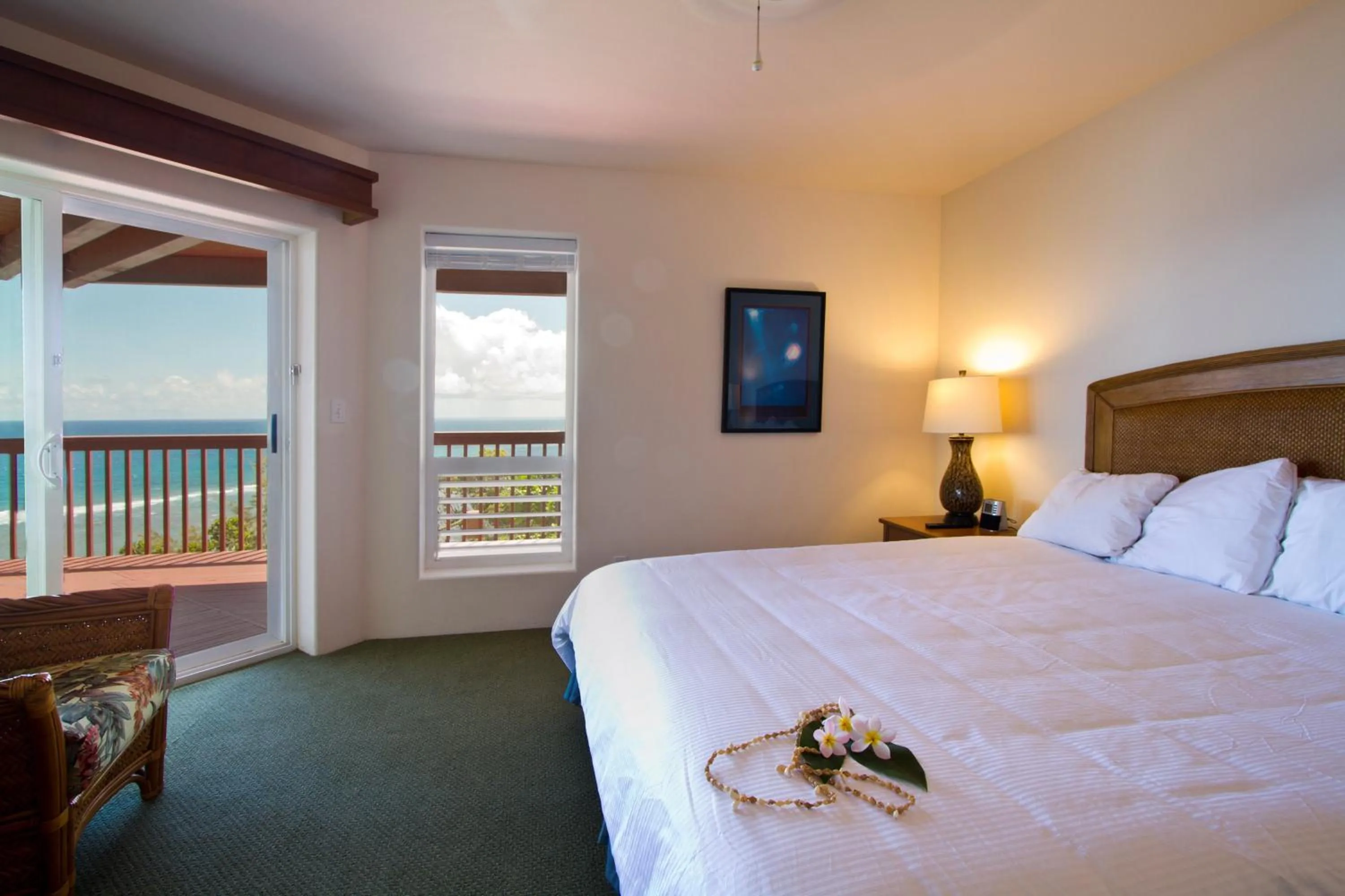 Photo of the whole room, Bed in Club Wyndham Shearwater