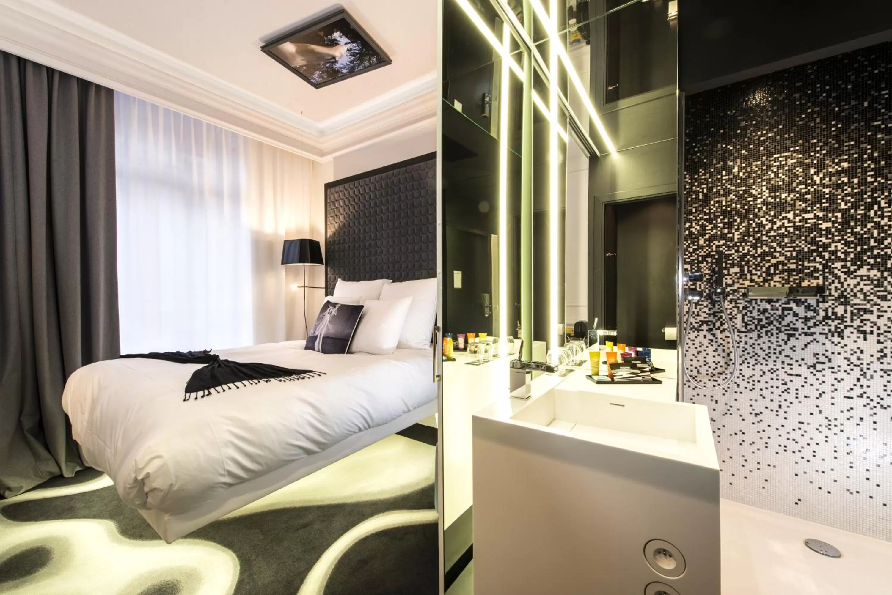 Bedroom, Bed in Vertigo Hotel, Dijon, a Member of Design Hotels