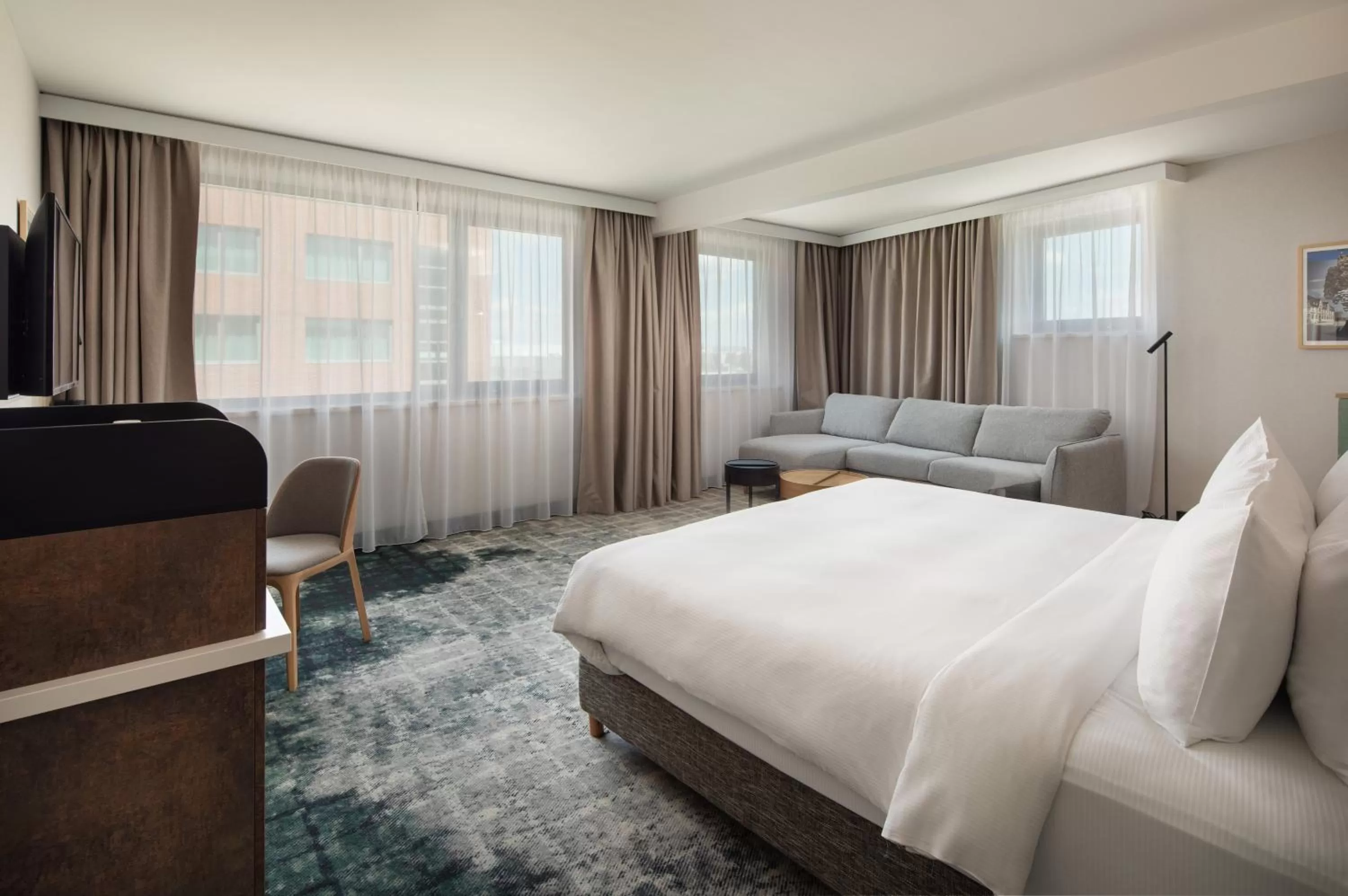 Photo of the whole room, Bed in Crowne Plaza Budapest by IHG