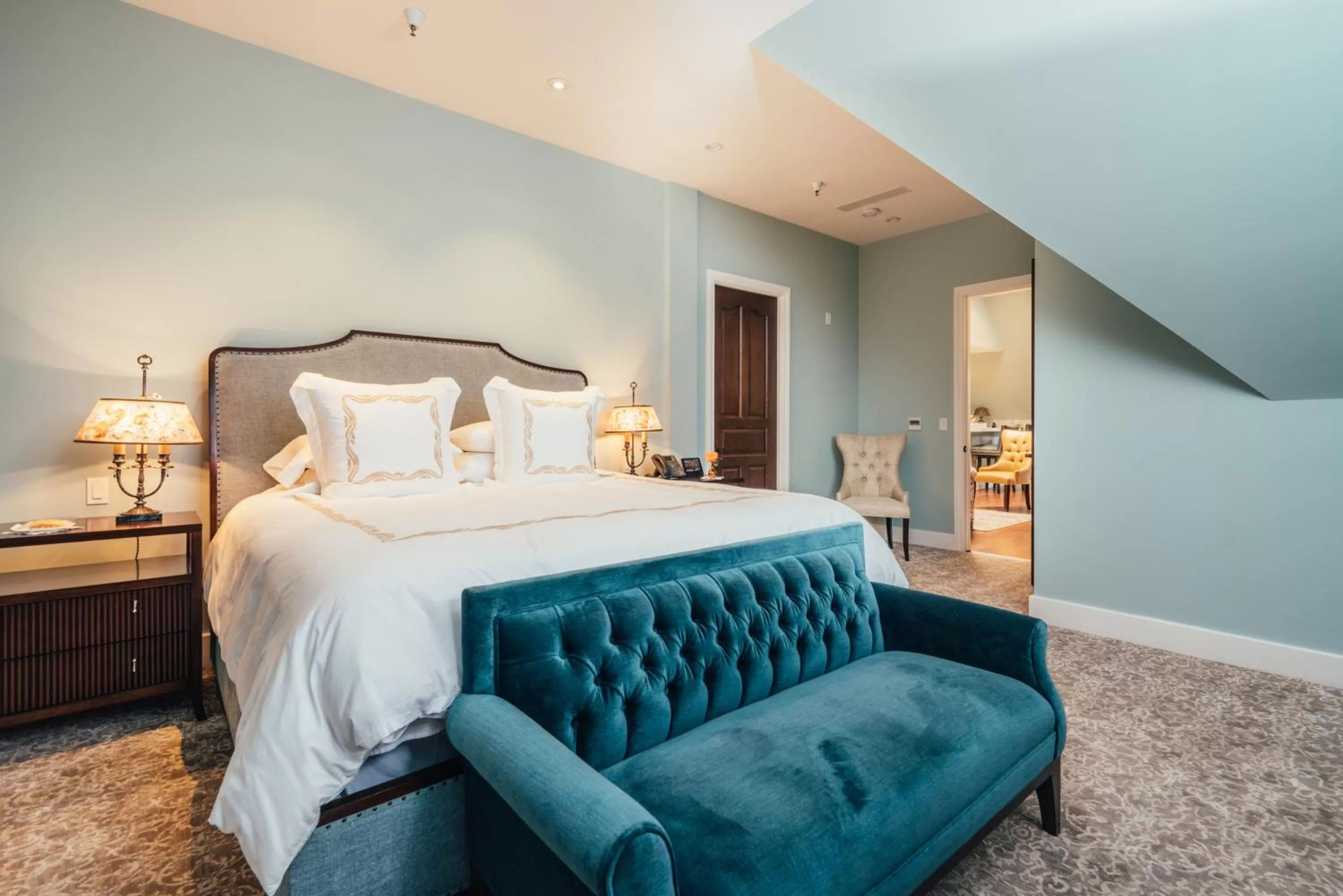 Bed in Neighbourgood Sutter Mansion