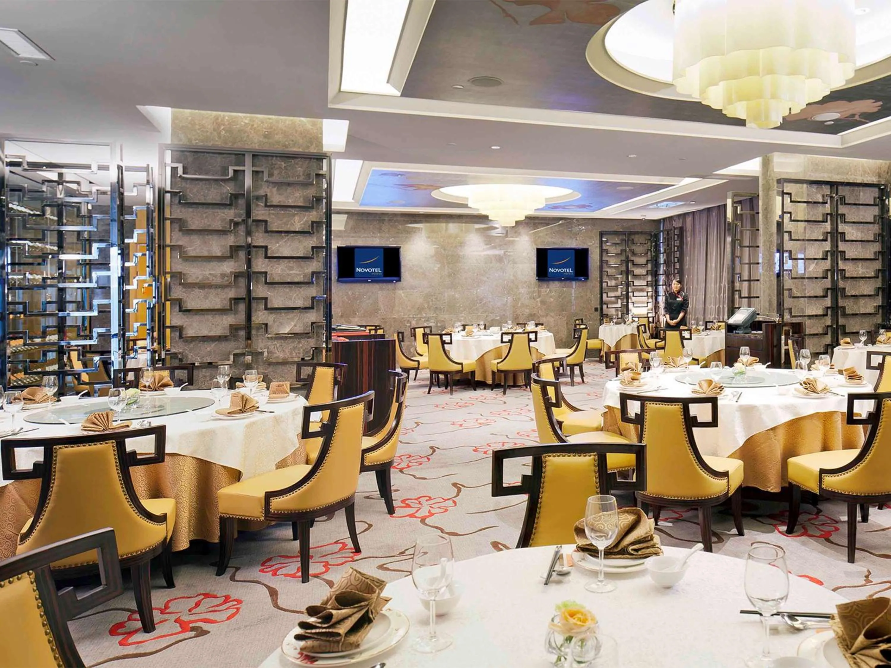 Restaurant/places to eat in Novotel Nanjing East Suning