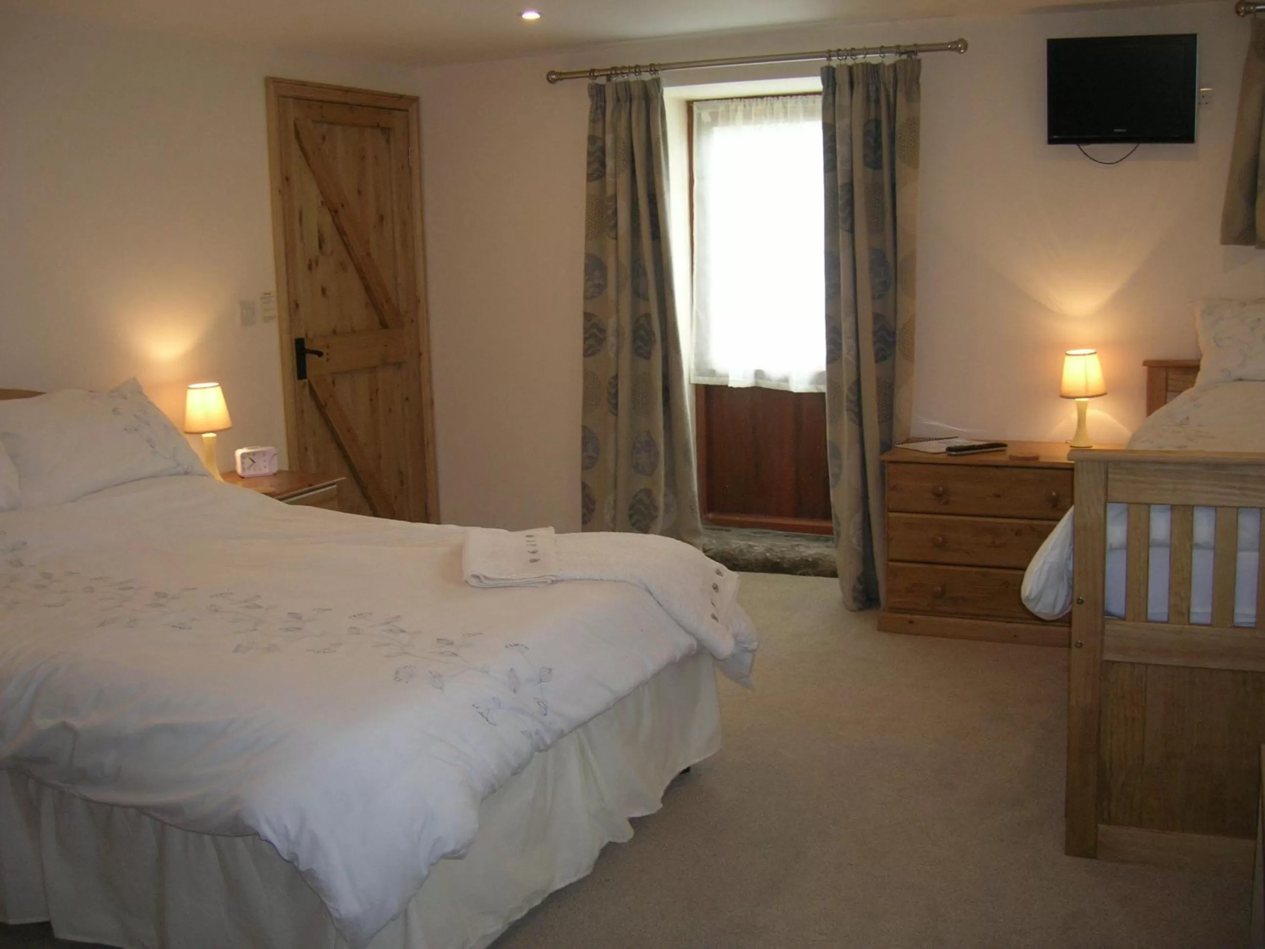 Day, Bed in Polhilsa Farm