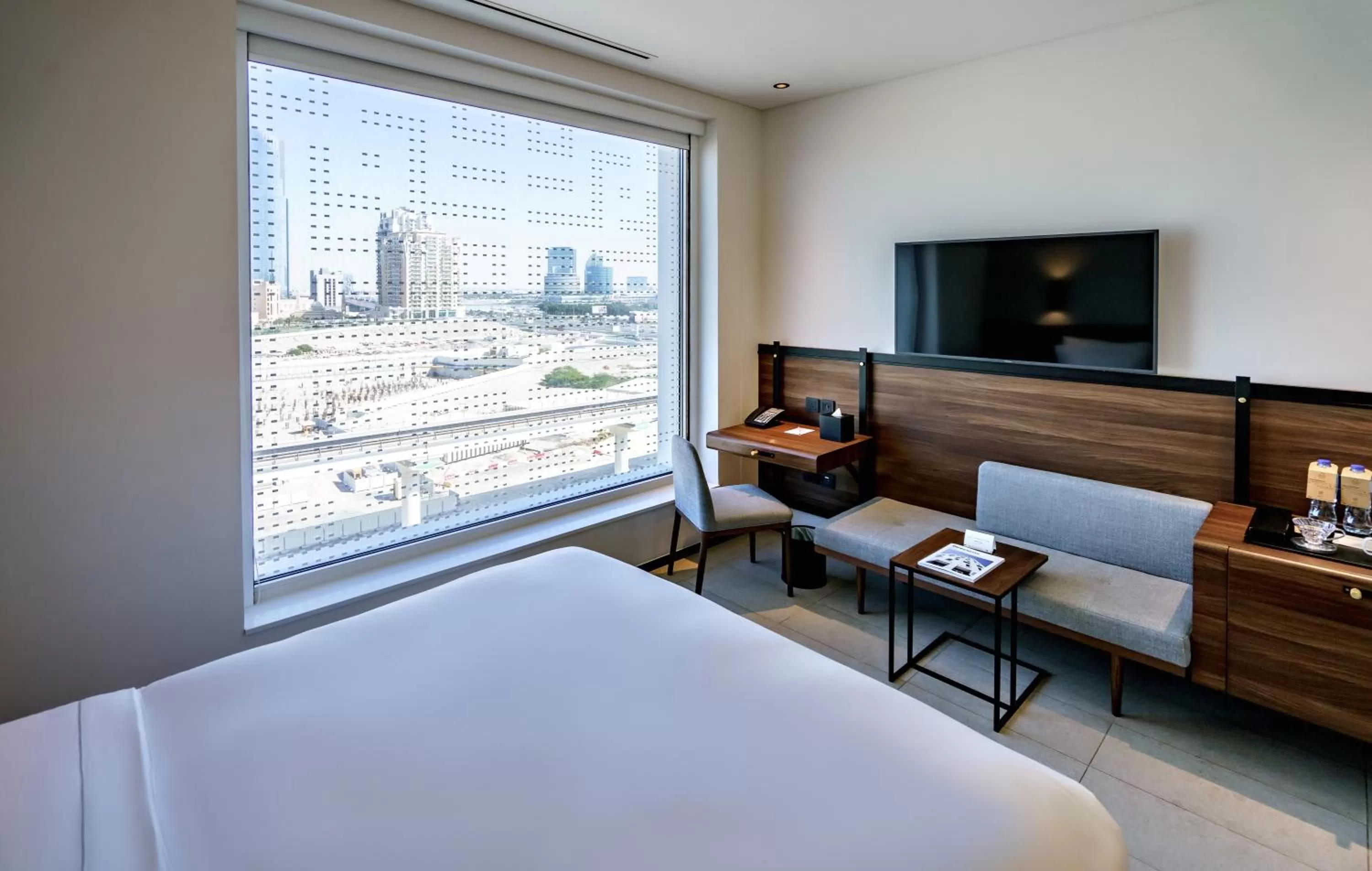 City view, Bed in FORM Hotel Al Jaddaf, Dubai, a Member of Design Hotels
