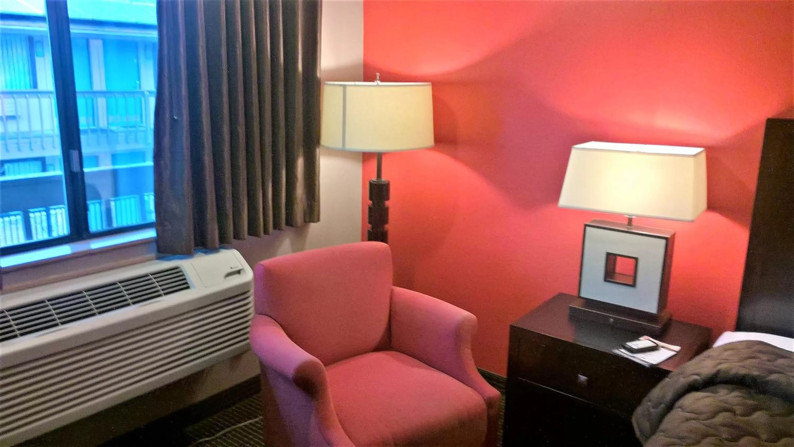 Queen Room in Pepper Tree Inn