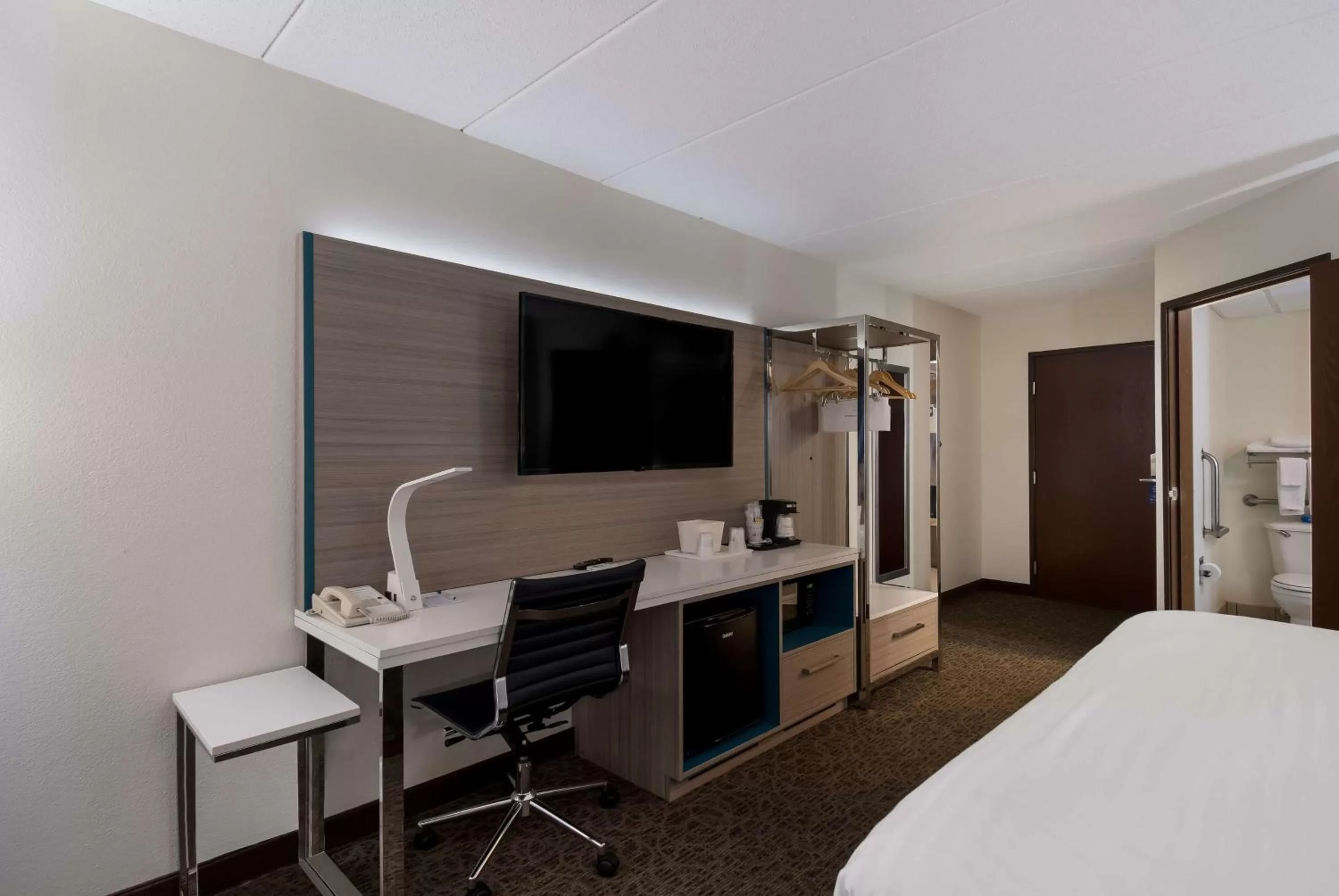 Bedroom, Bed in Best Western Bemidji