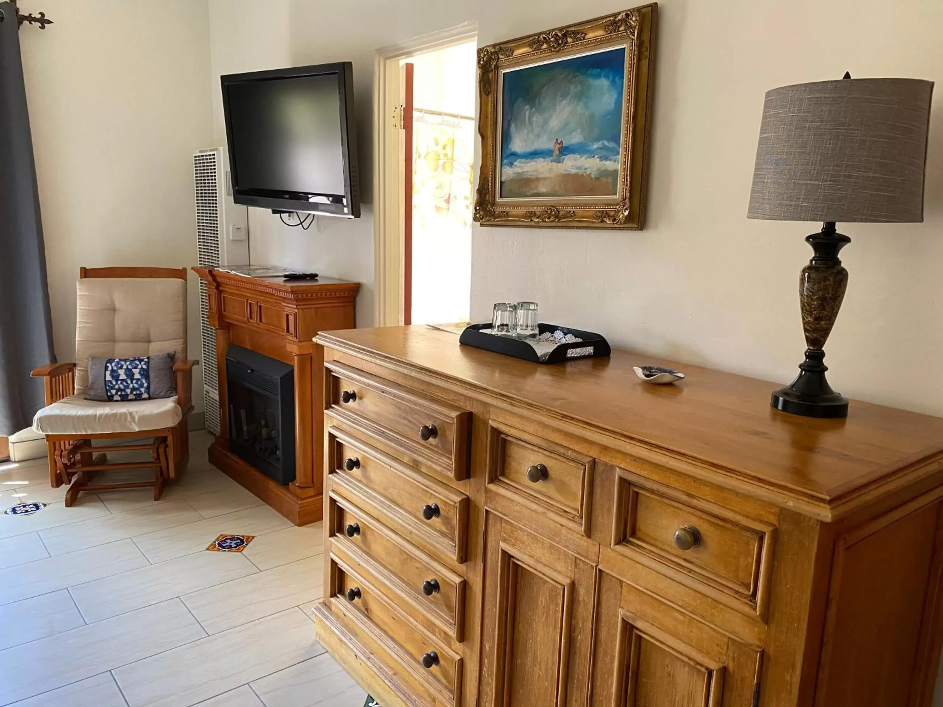 Queen Room with Balcony in Villa Rosa Inn Queen Room with Balcony in Villa Rosa Inn