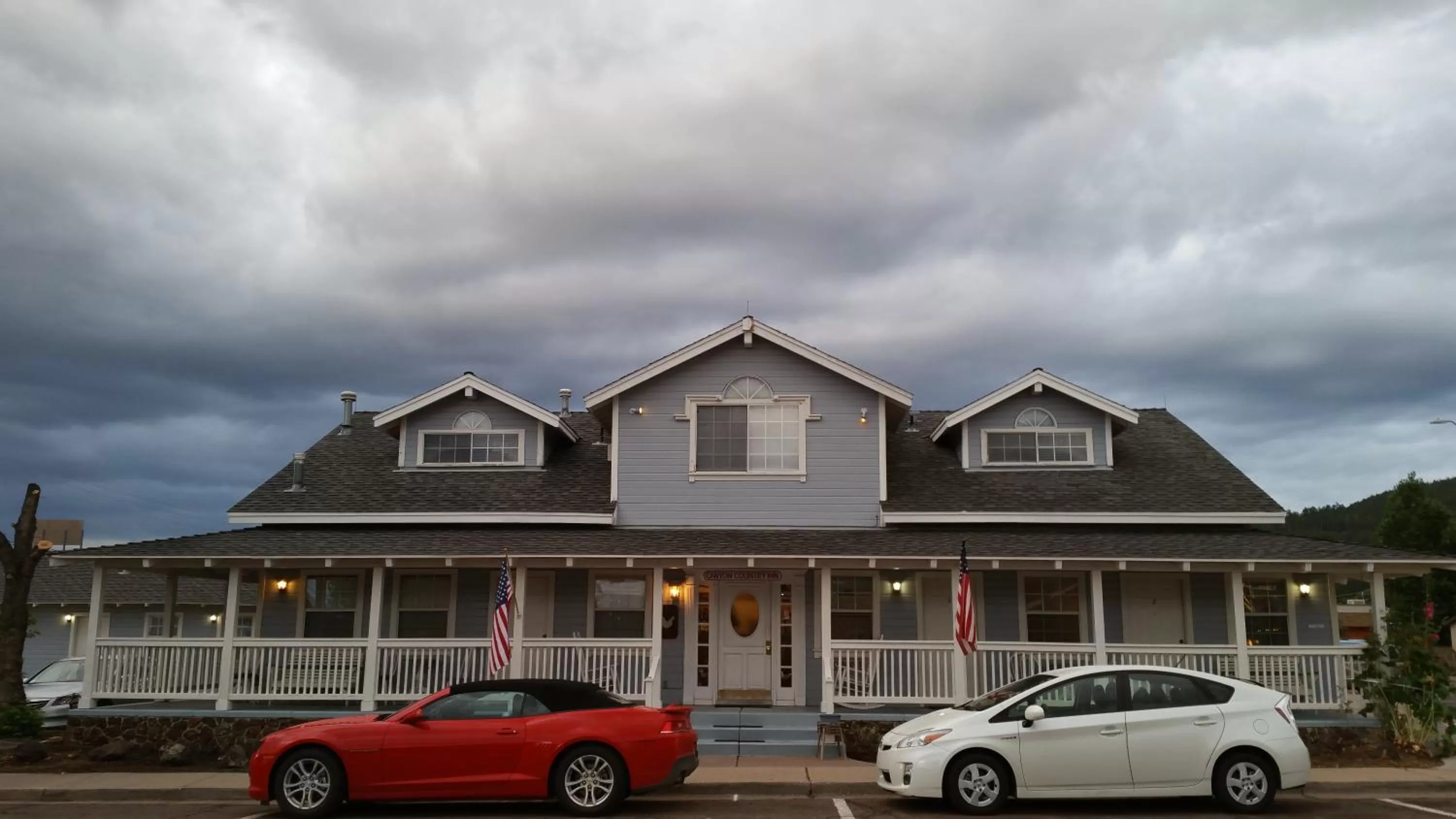 Facade/entrance in Canyon Country Inn