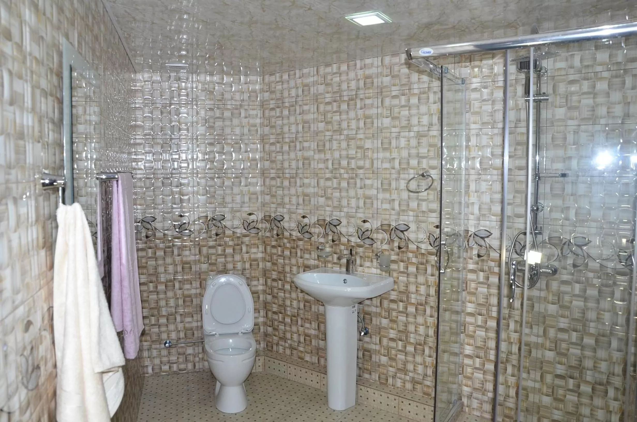 Shower, Bathroom in Vale hotel&restaurant complex