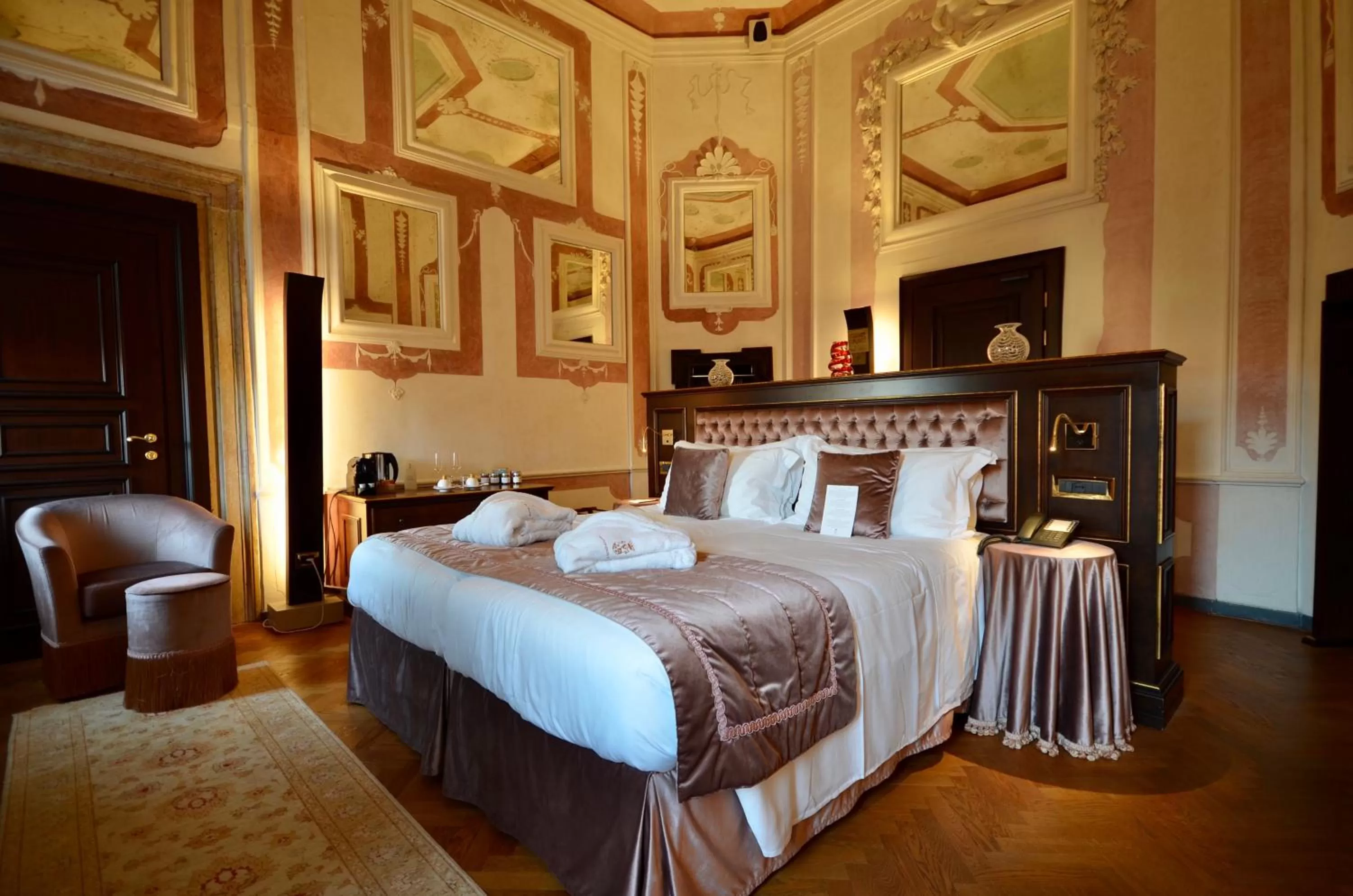Deluxe Double or Twin Room in Hotel Nani Mocenigo Palace