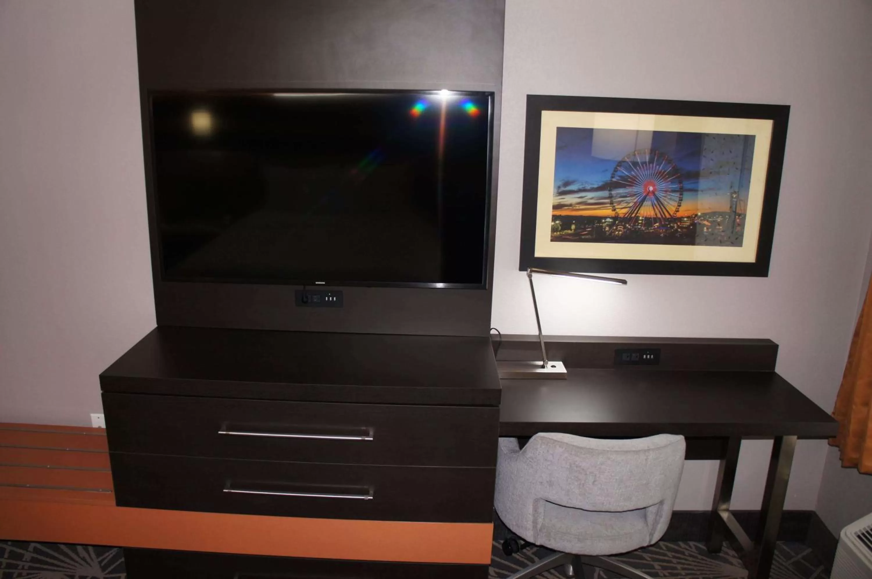 Photo of the whole room in La Quinta by Wyndham Branson