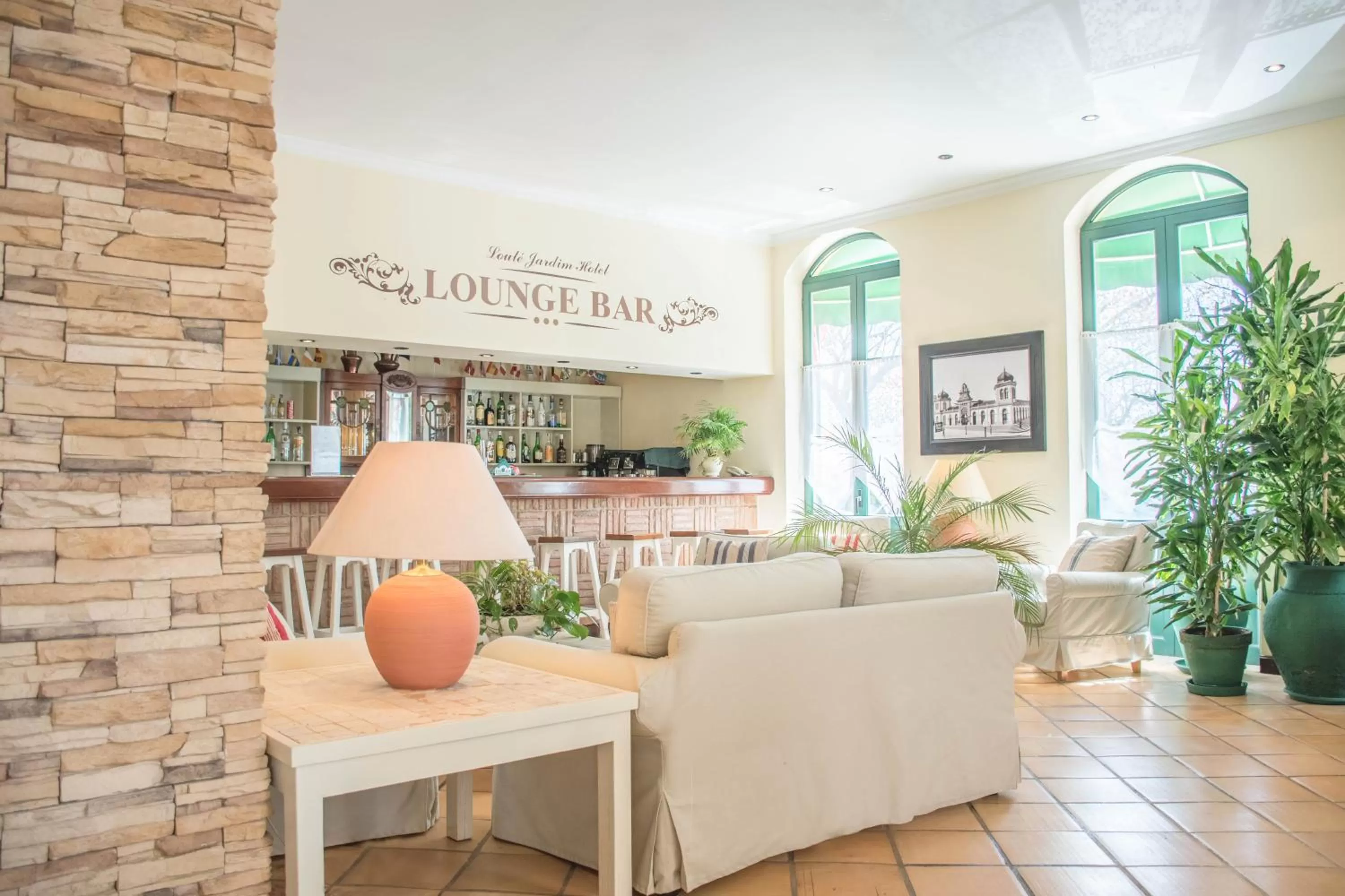 Lounge or bar in Loule Jardim Hotel
