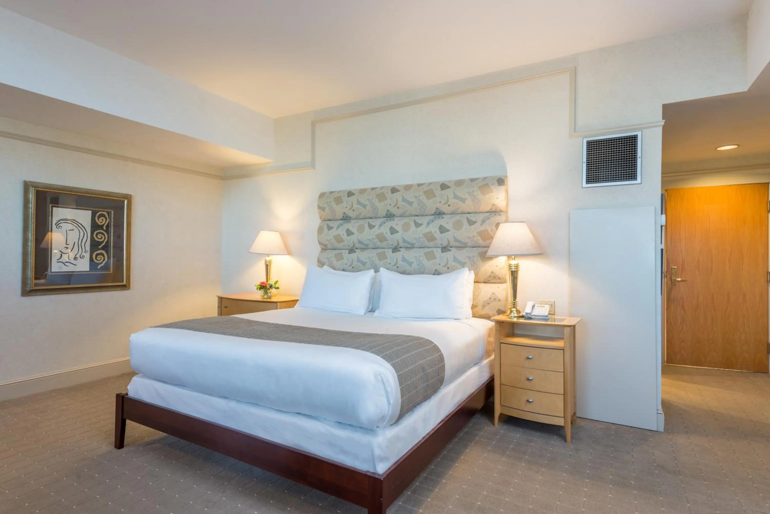 Bed in Breakwater Inn