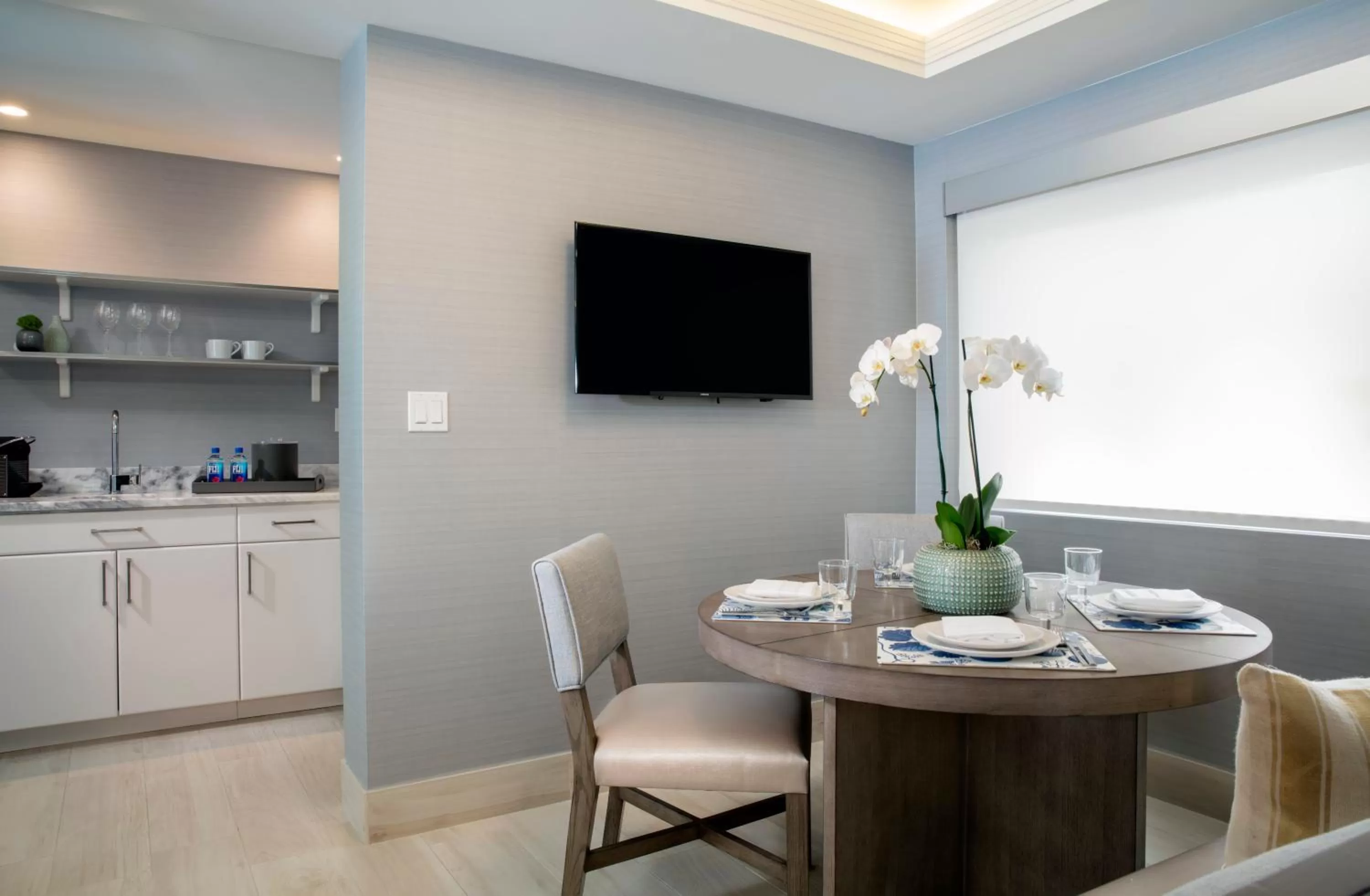 Bathroom, Dining Area in Elita Hotel