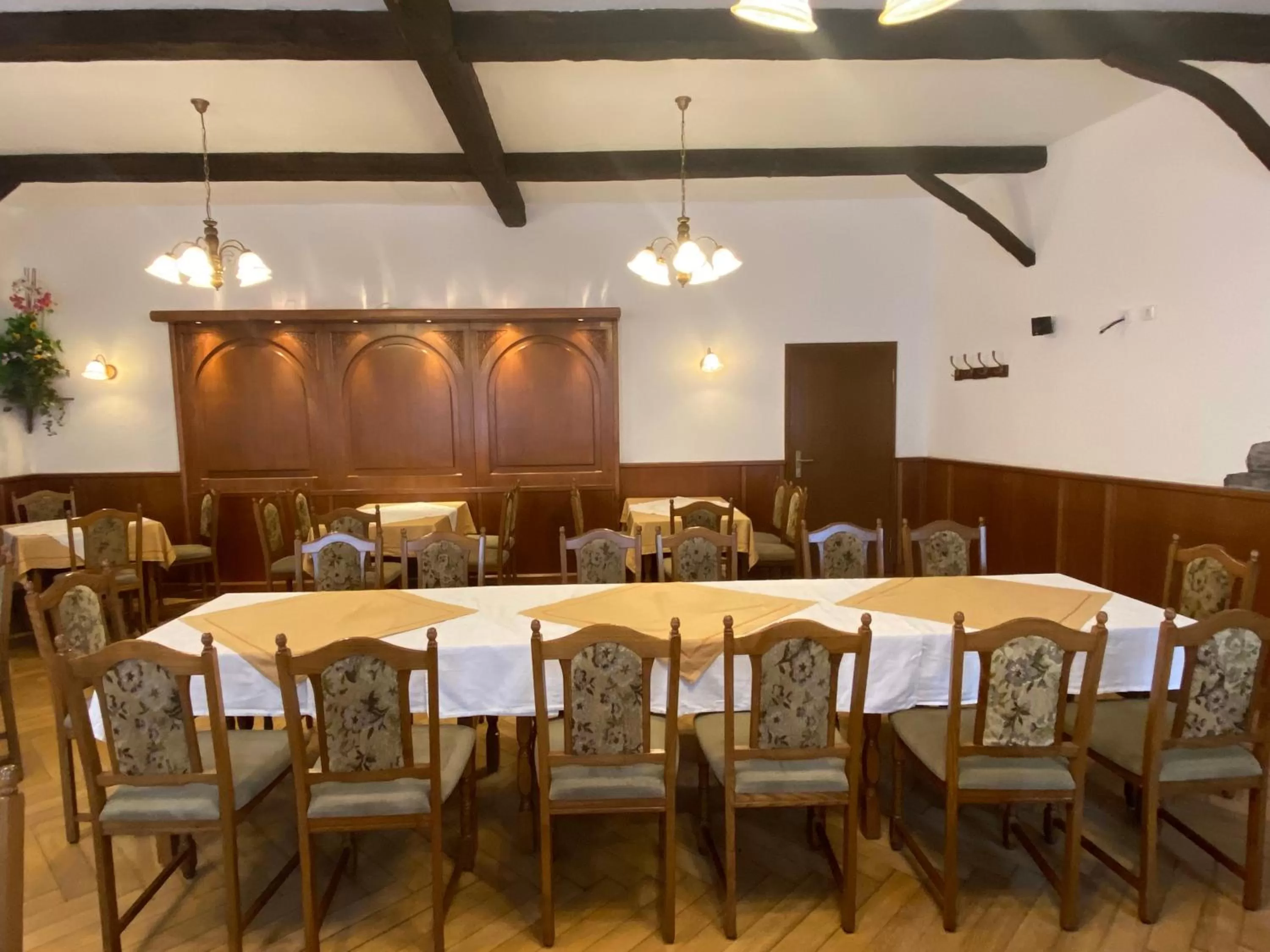 Restaurant/places to eat in Hotel Bielatal