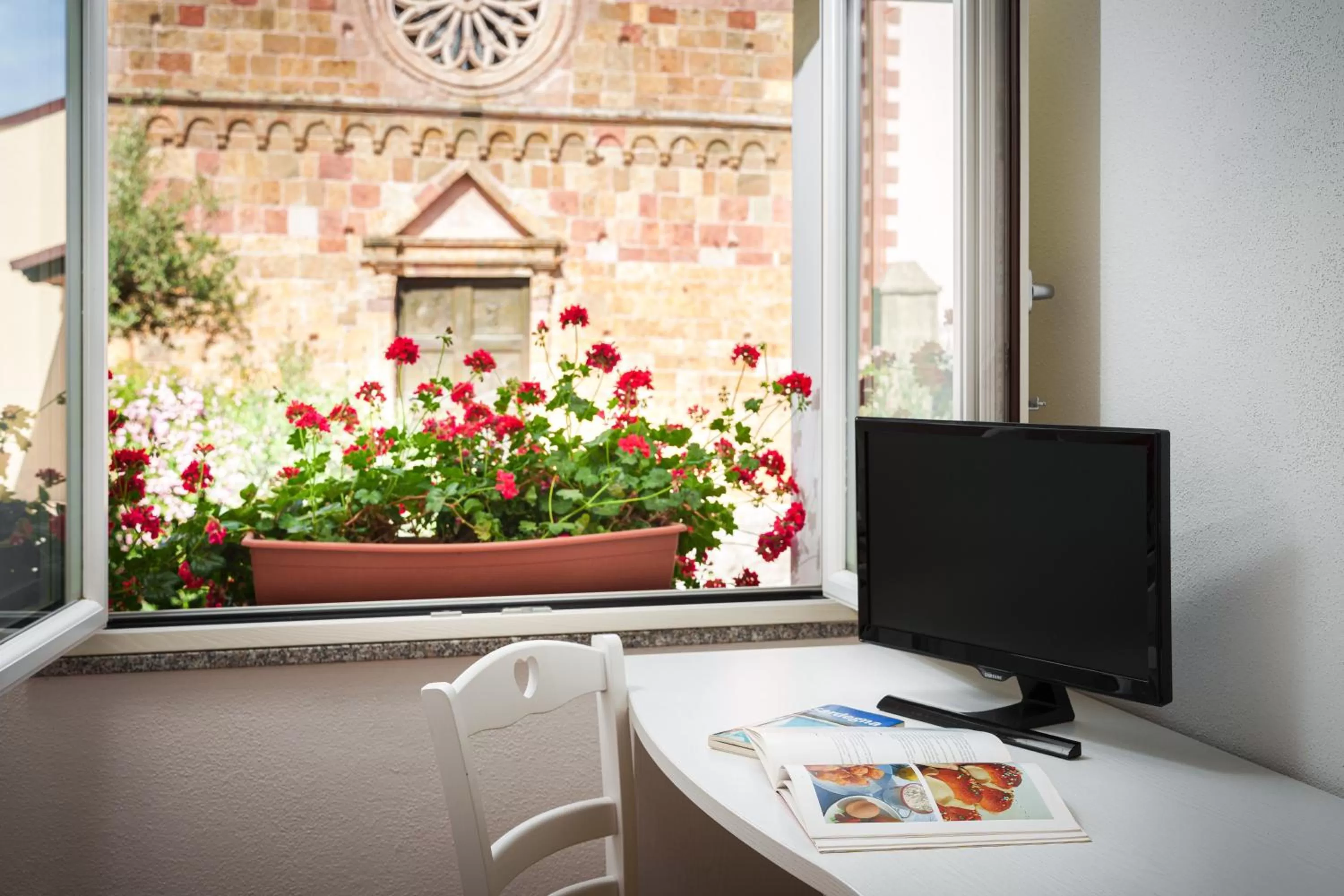 TV and multimedia in Sanctuary Armony