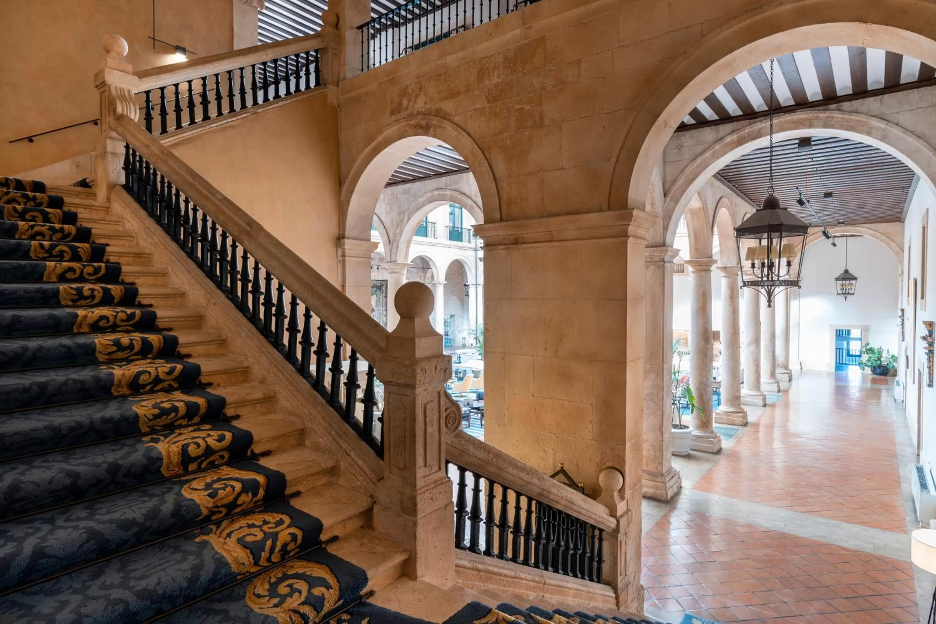 Inner courtyard view in Parador de Lerma