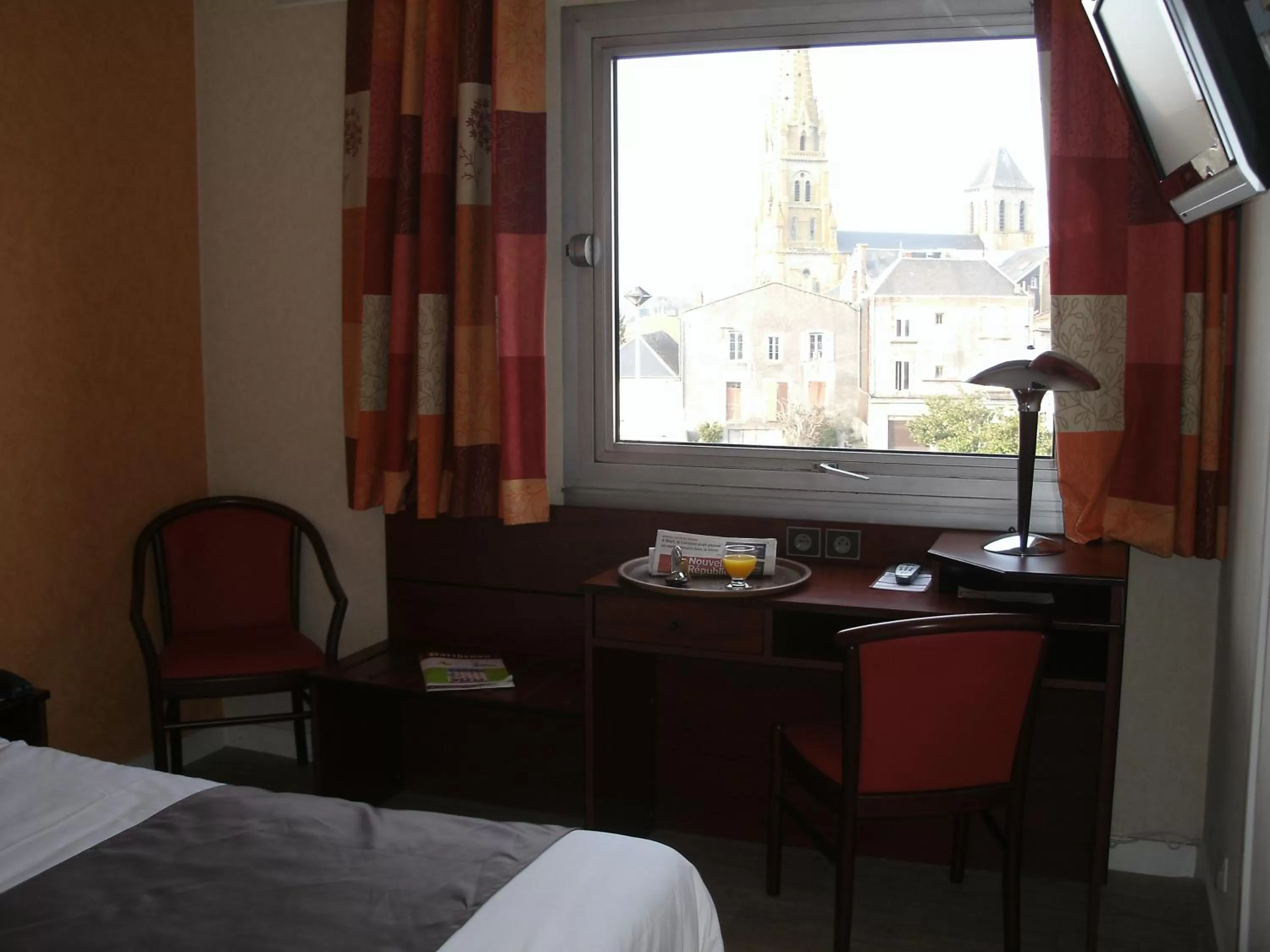 Double Room with Shower in Hôtel Saint Jacques