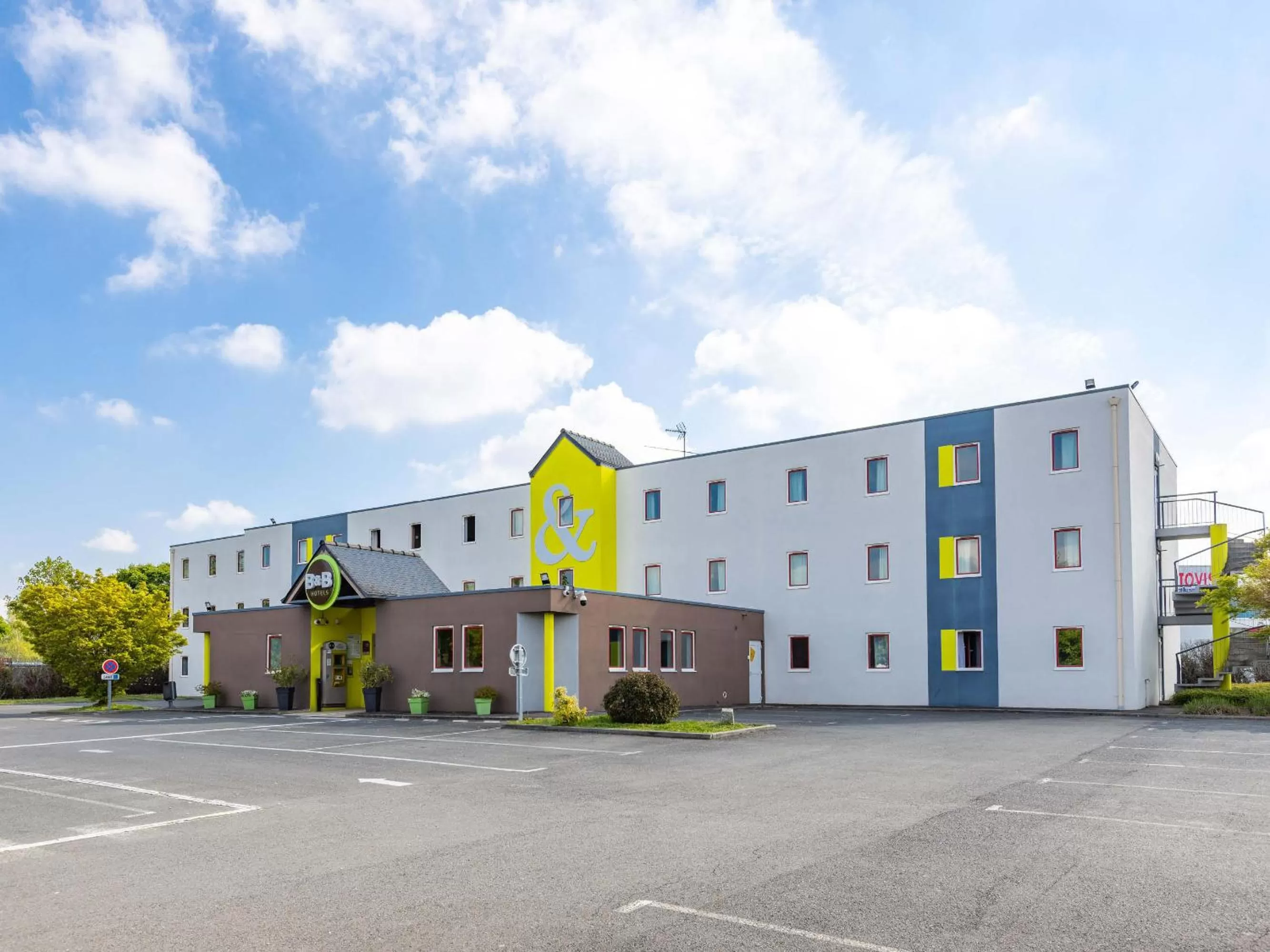 Property building in B&B HOTEL Rennes Est Cesson Sévigné