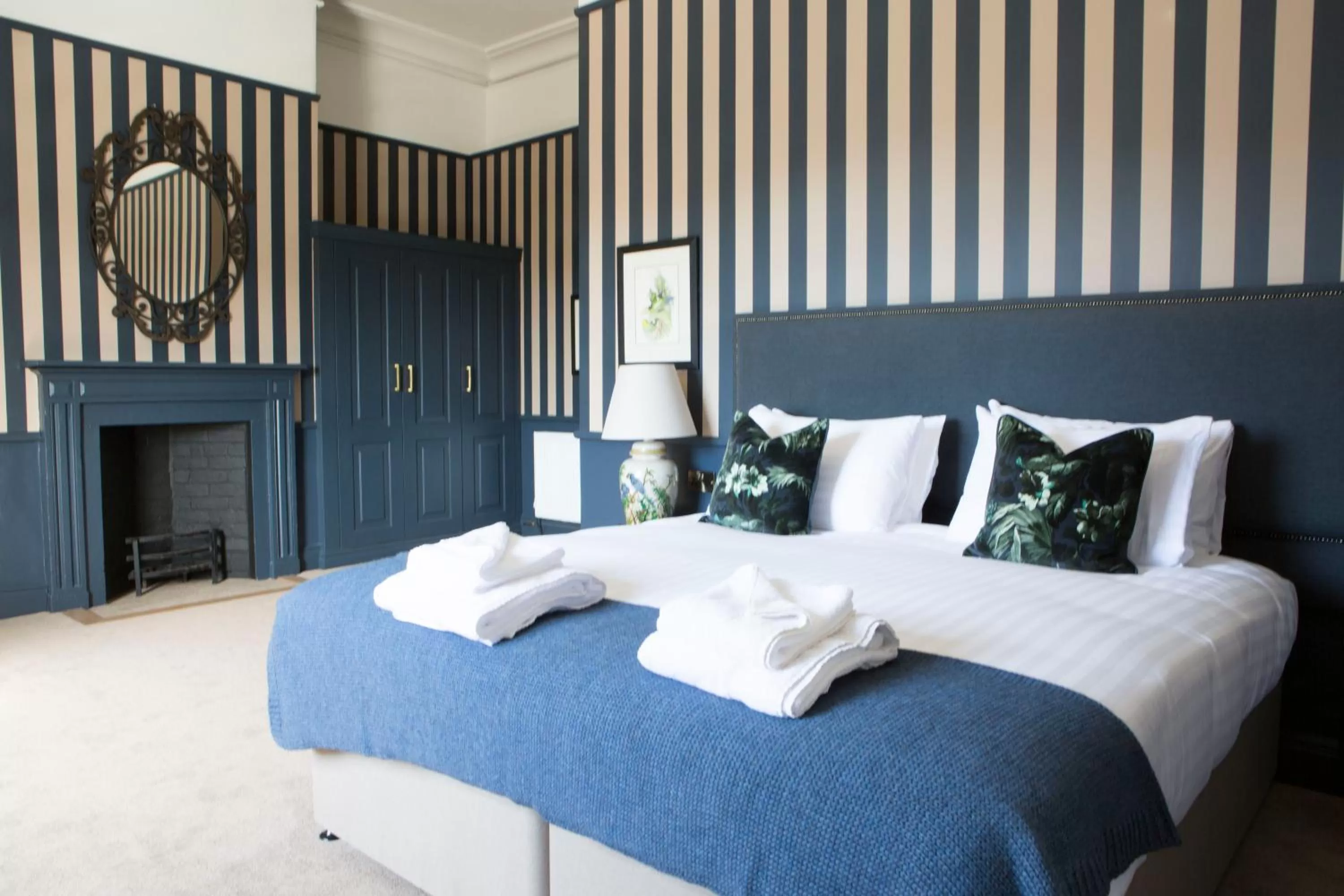 Bed in Wynnstay Arms, Ruabon, Wrexham