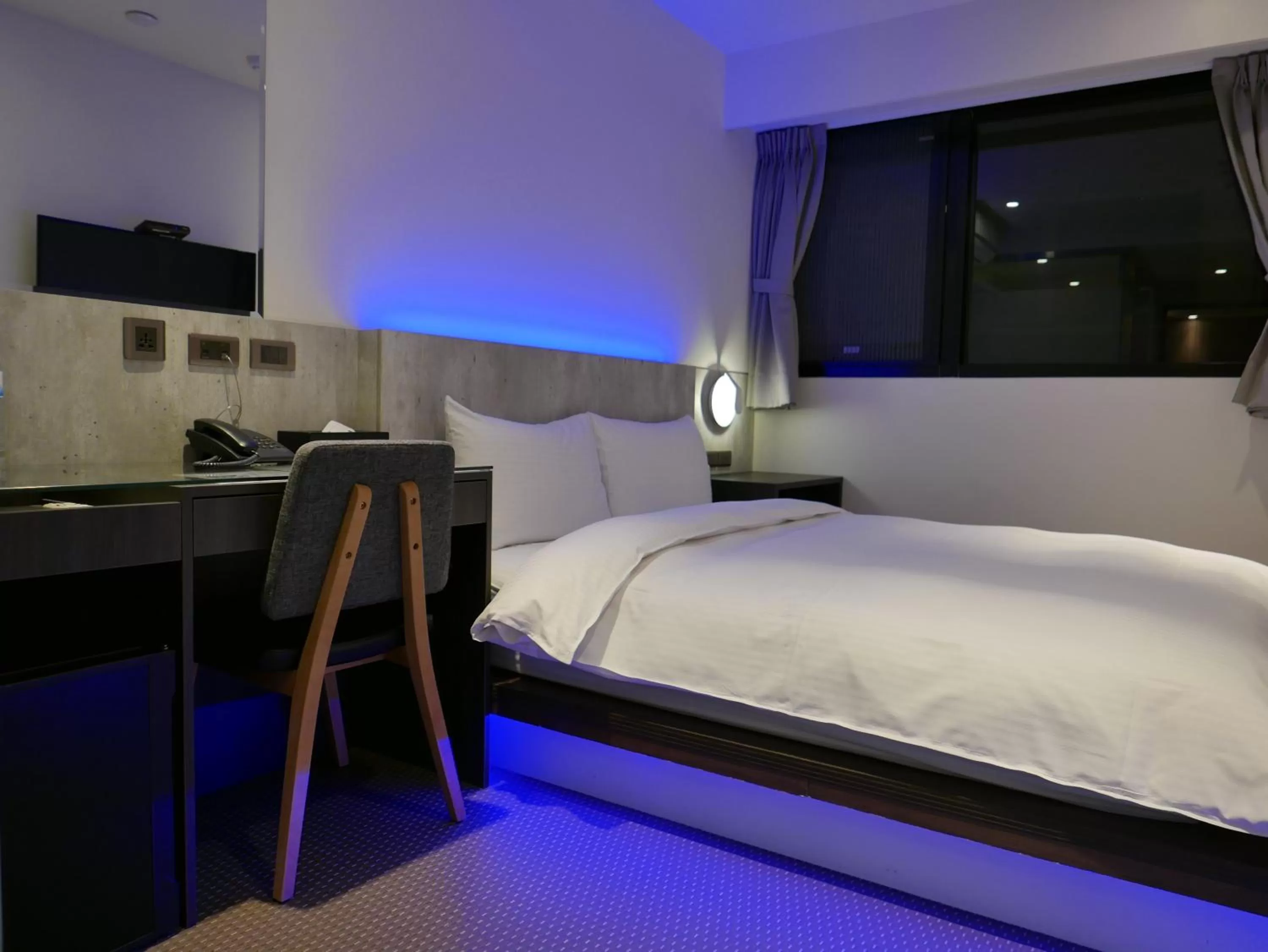 Photo of the whole room, Bed in 泊居旅店二館 Oursinn Hotel 2