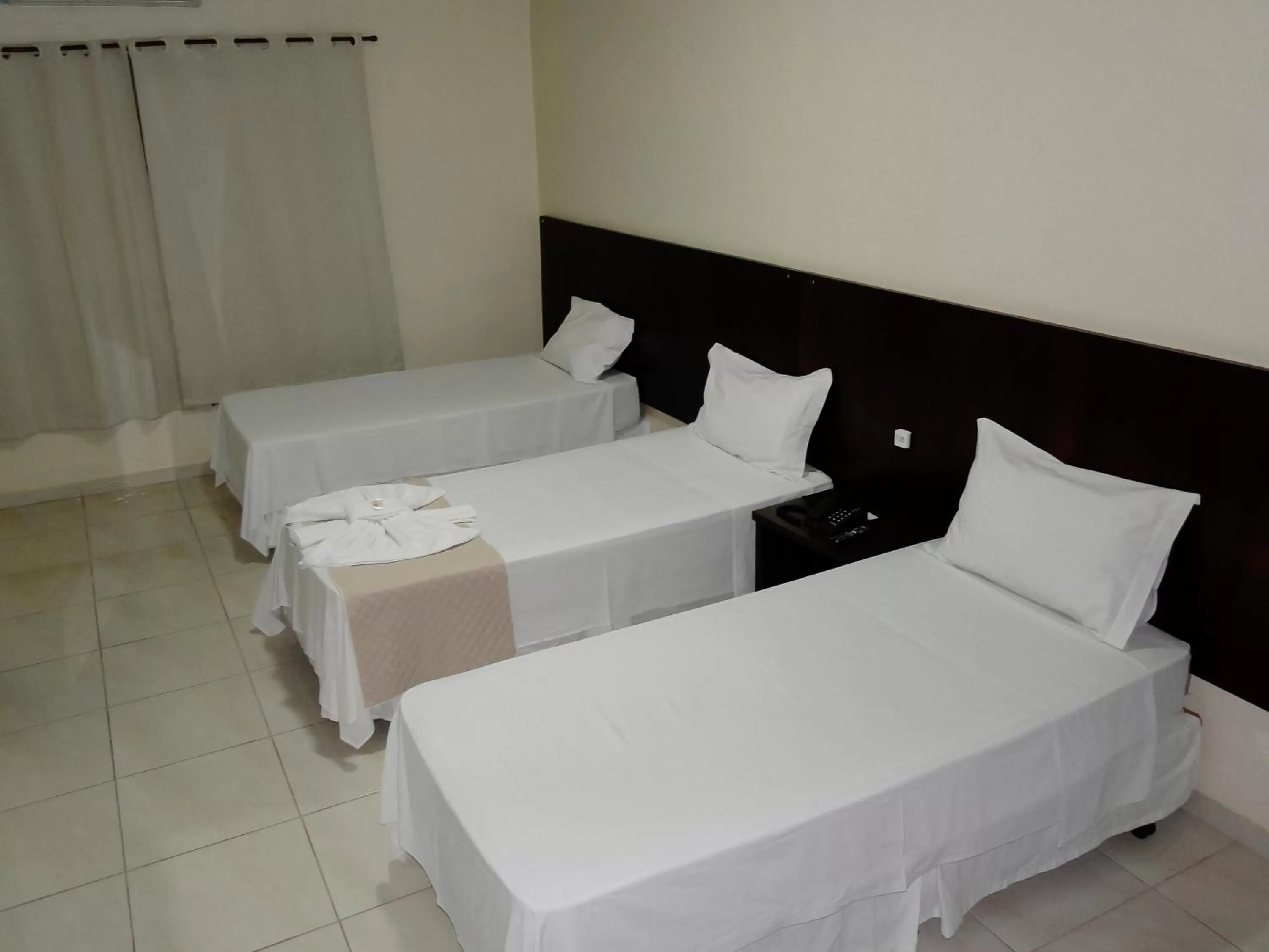 Bedroom, Bed in Hotel Albinos