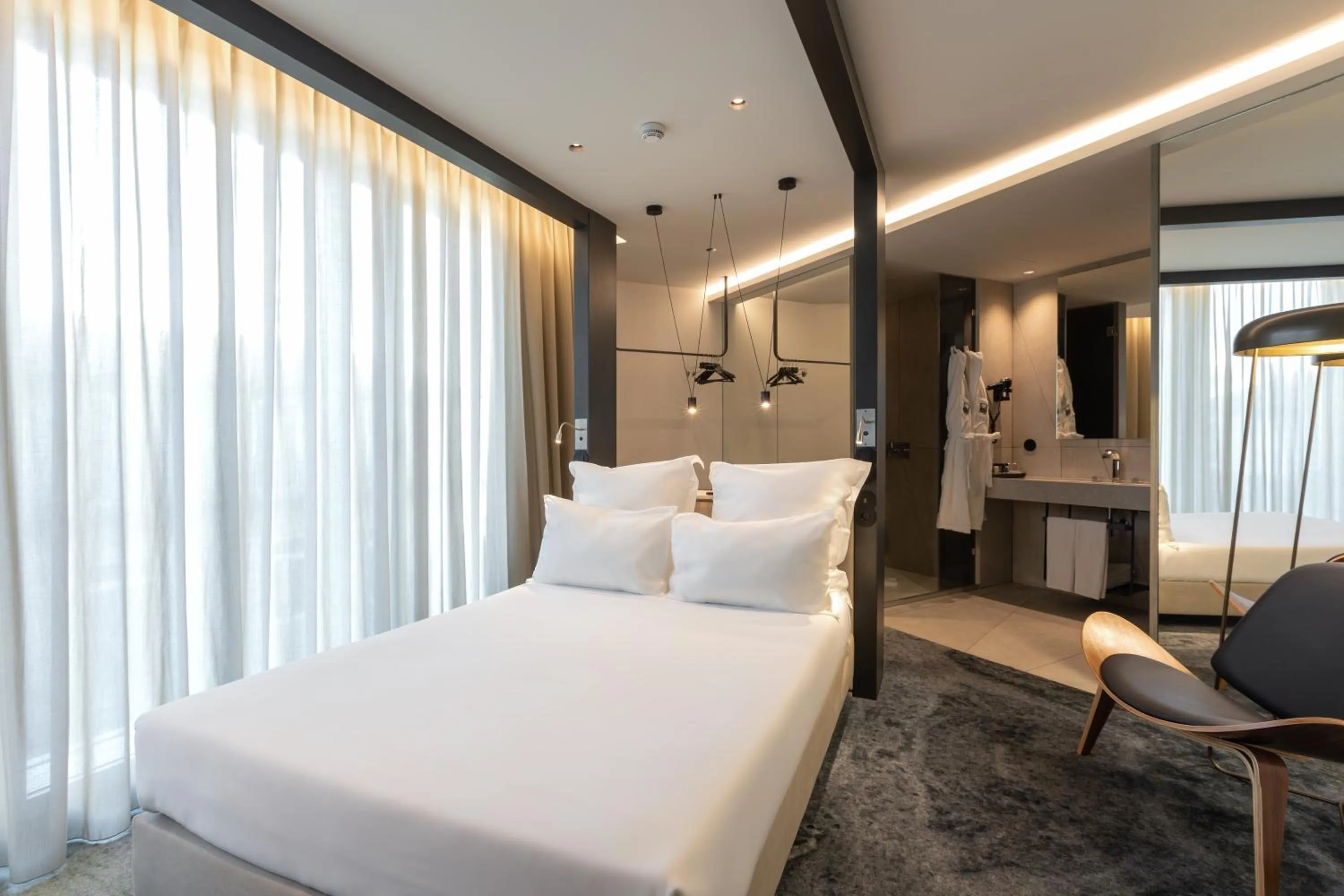 Bed in Porto Royal Bridges Hotel