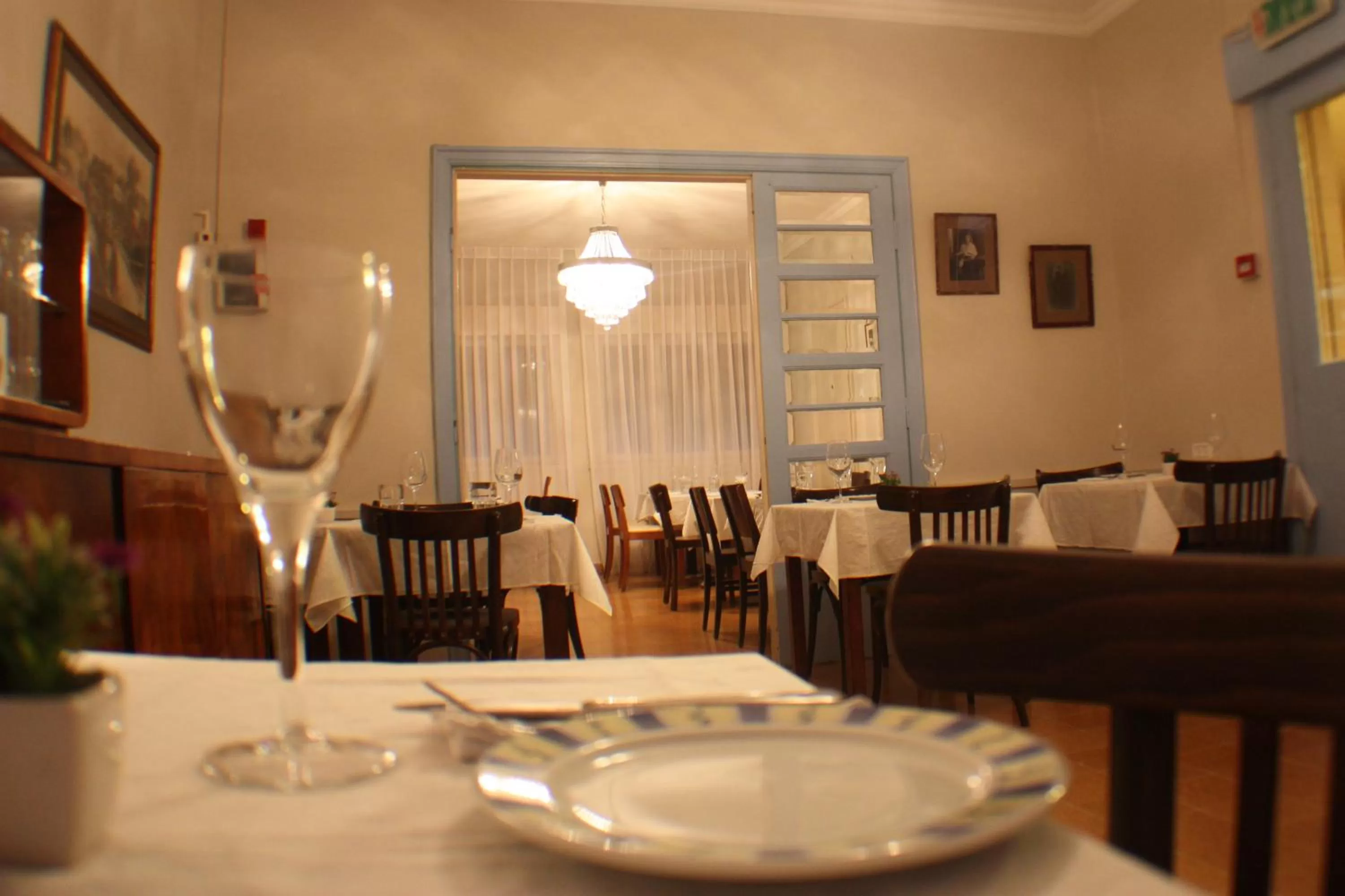 Restaurant/Places to Eat in Lishansky Since 1936