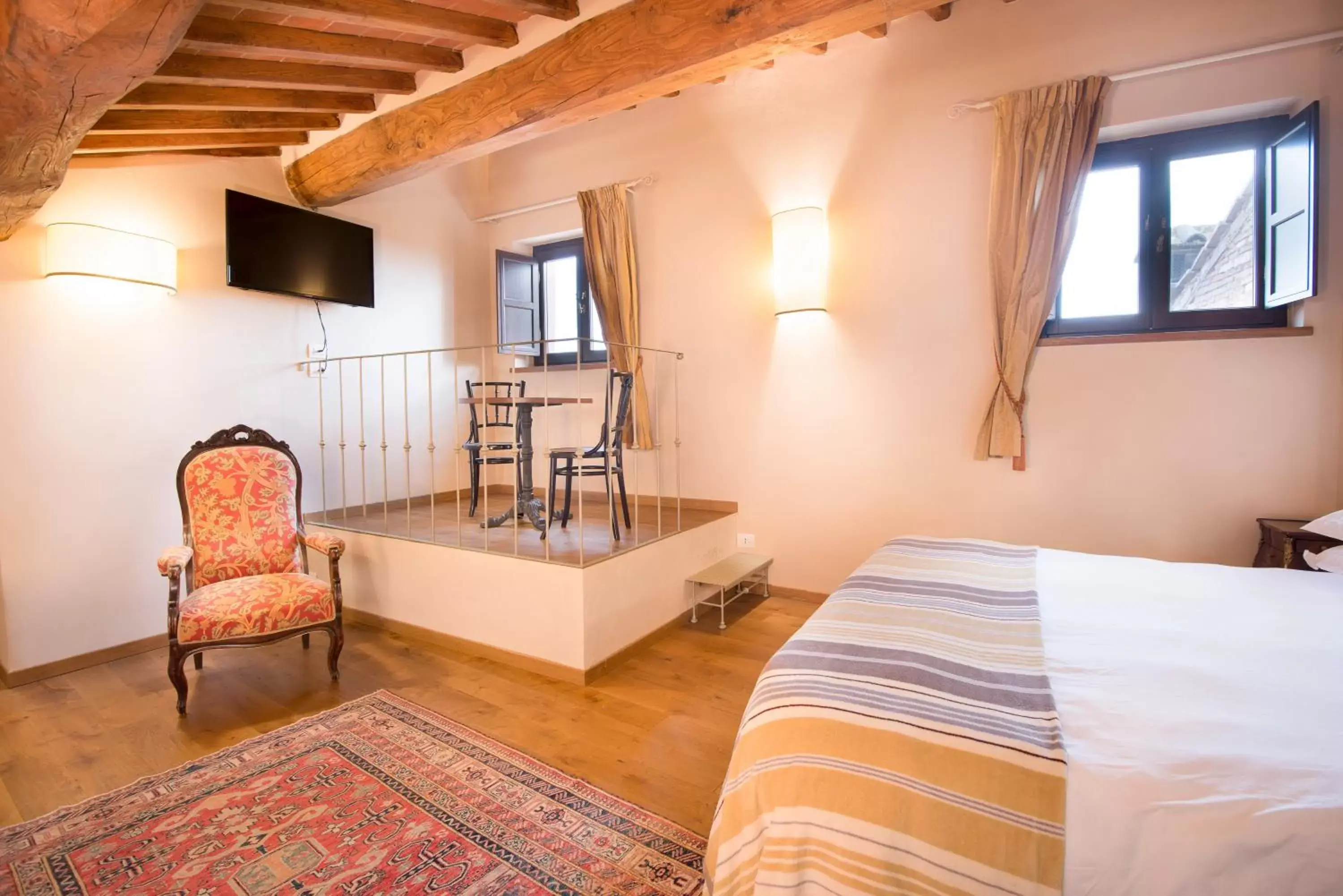 Superior Double Room in Palazzo Pacini Superior Double Room in Palazzo Pacini