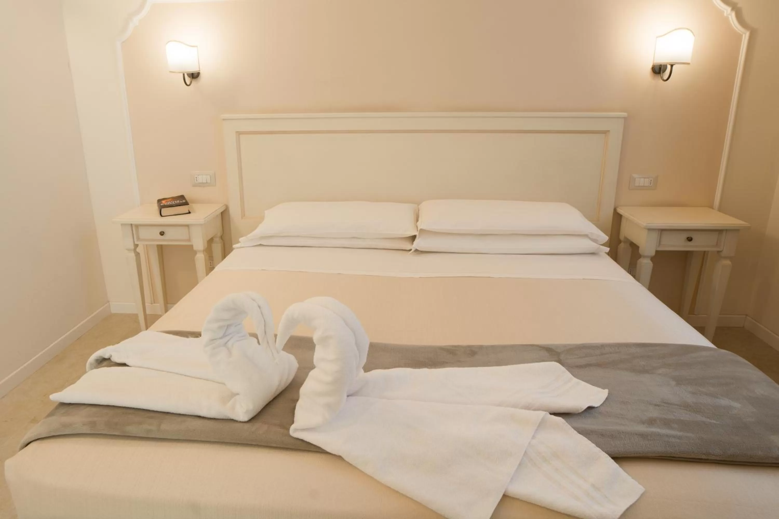 Photo of the whole room, Bed in Dimora Salviati