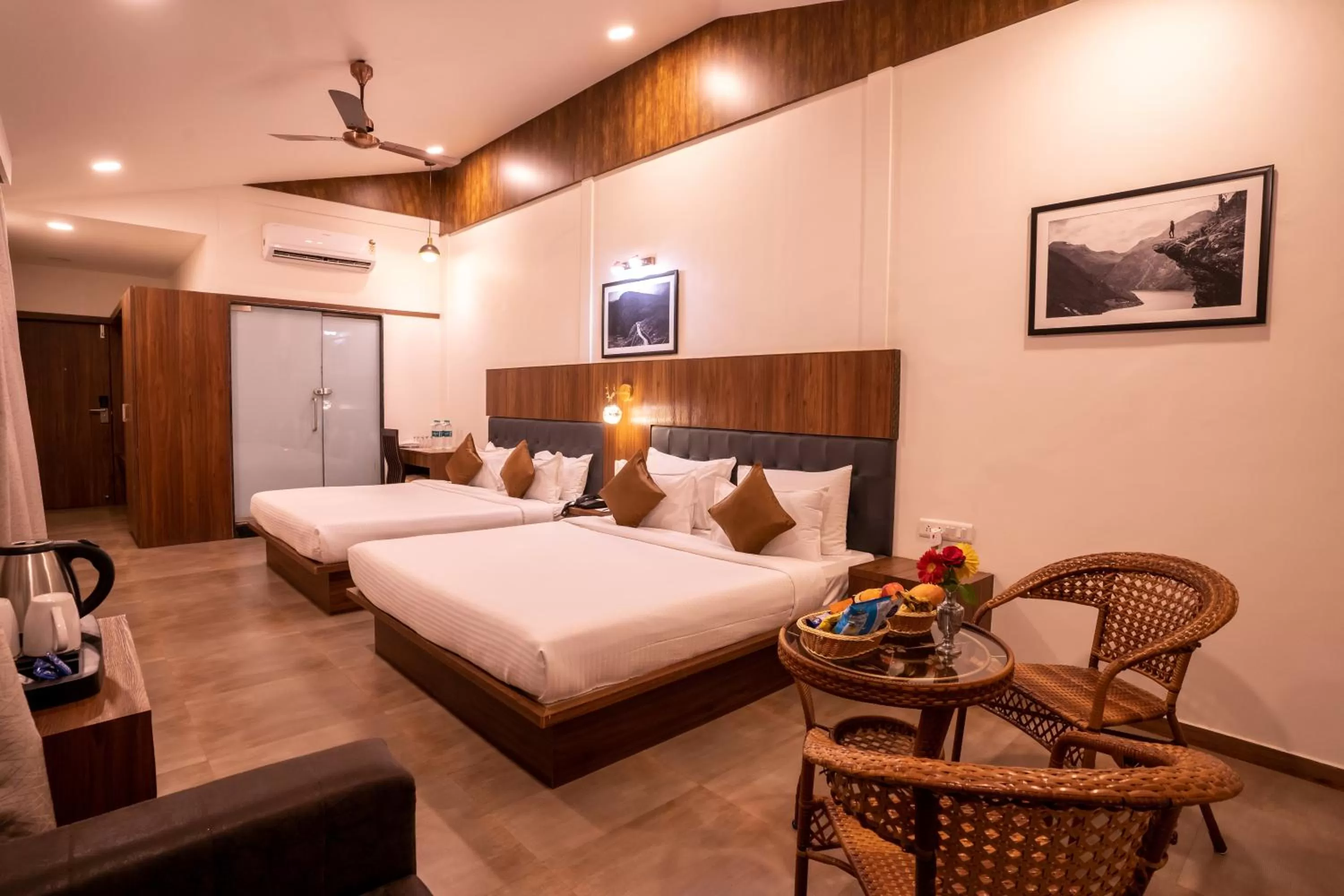 Bed in Jivanta Mahabaleshwar